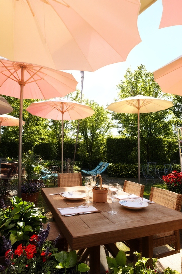 outdoor dining shade solutions