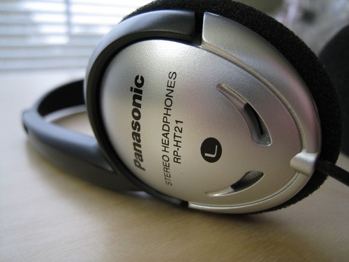 Panasonic RP-HT21 Lightweight Headphones with XBS, 16Hz-22kHz Frequency, 16 Ohm Impedance, Wired Connectivity - Customer Photo 2