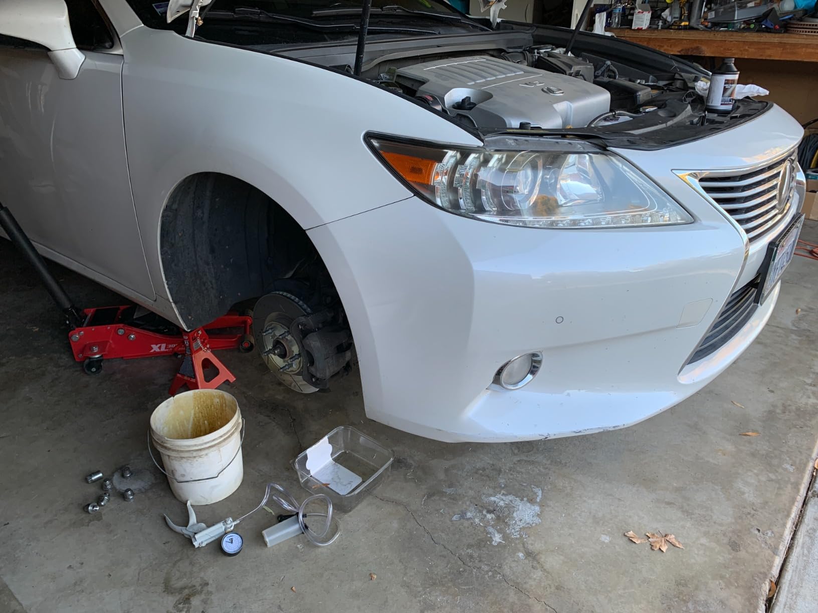 Mityvac MV8000 Automotive Tune-up and Brake Bleeder Kit, Selectline Hand Pump (MV8010), One Finger Vacuum Release, Ergonomic Design, Gearless Diaphragm Gauge, 4.5oz Fluid Reservoir, 4 Tapered Adapters - Customer Photo 1