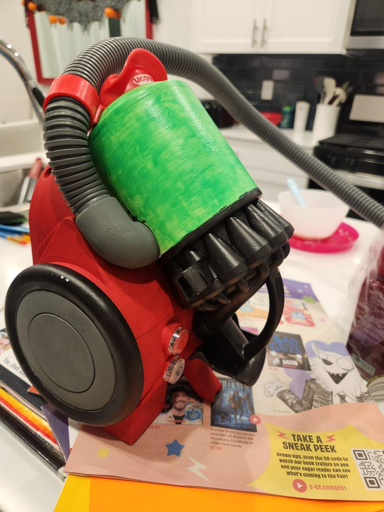 Casdon Dyson DC22 Vacuum Cleaner | Toy Dyson DC22 Vacuum Cleaner For Children Aged 3+ | Features Working Suction, Just Like The Real Thing,Grey/Purple/Red Customer Review Casdon Dyson DC22 Vacuum Cleaner | Toy Dyson DC22 Vacuum Cleaner For Children Aged 3+ | Features Working Suction, Just Like The Real Thing,Grey/Purple/Red - Customer Photo 1