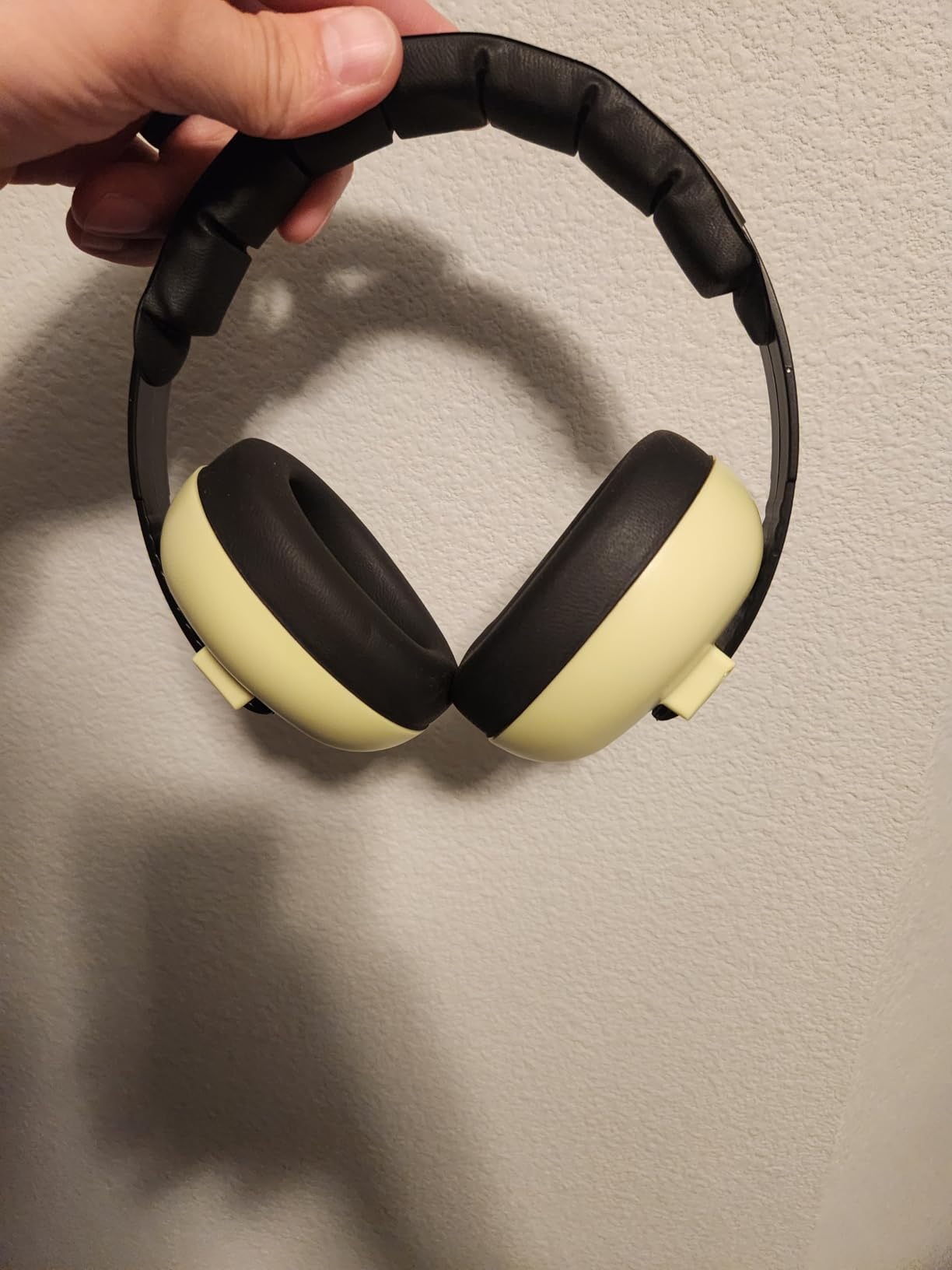 Banz Bubzee Baby Headphones for Noise Protection - Baby Ear Muffs, Newborn Infant & Toddler, 0 to 36 Months, Adjustable Customer Review Banz Bubzee Baby Headphones for Noise Protection - Baby Ear Muffs, Newborn Infant & Toddler, 0 to 36 Months, Adjustable - Customer Photo 2