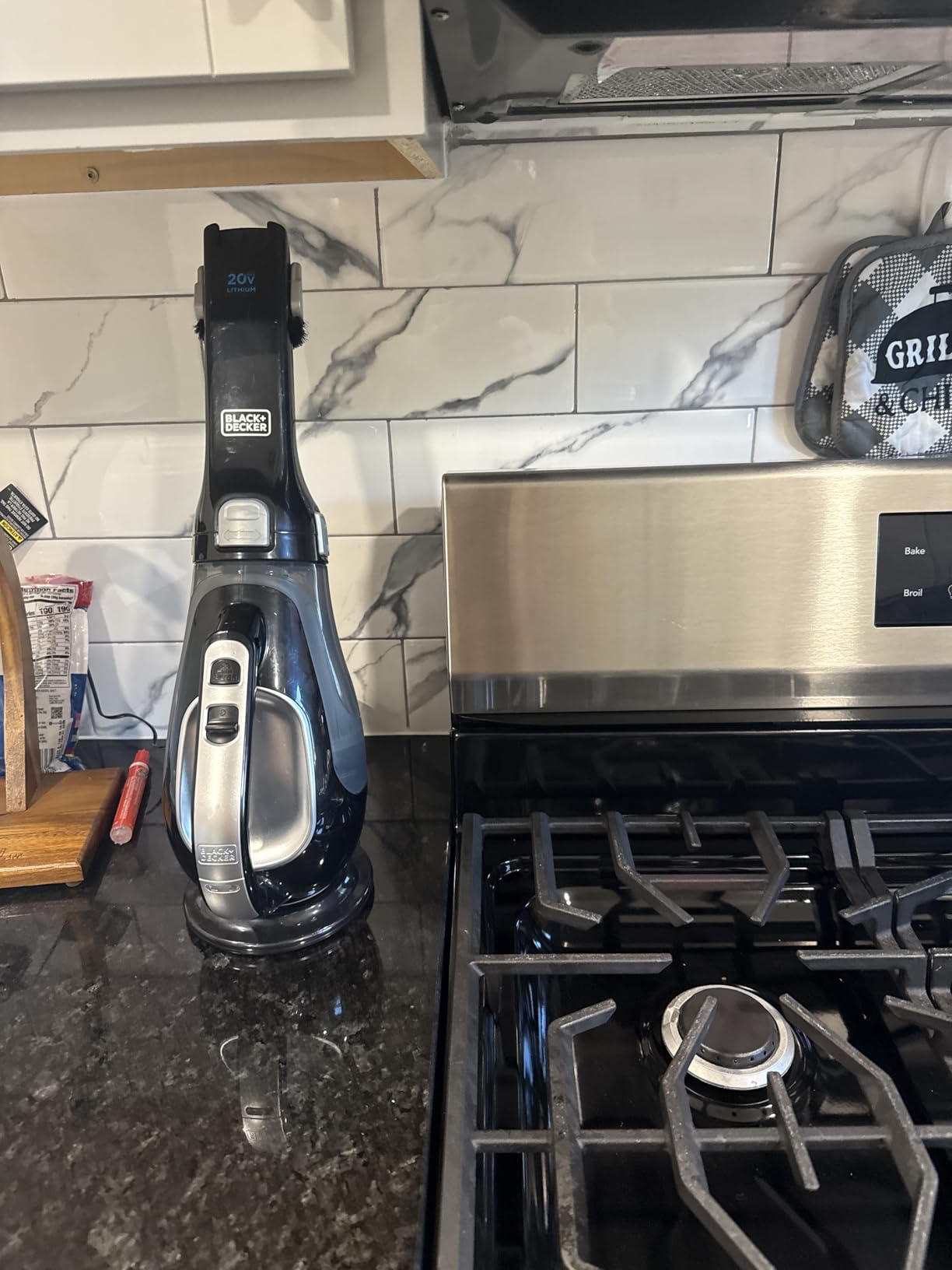 BLACK+DECKER dustbuster 20V Cordless Handheld Vacuum, Pet Hair Vacuum for Home and Car, Powerful Suction (BDH2000L) Customer Review BLACK+DECKER dustbuster 20V Cordless Handheld Vacuum, Pet Hair Vacuum for Home and Car, Powerful Suction (BDH2000L) - Customer Photo 2