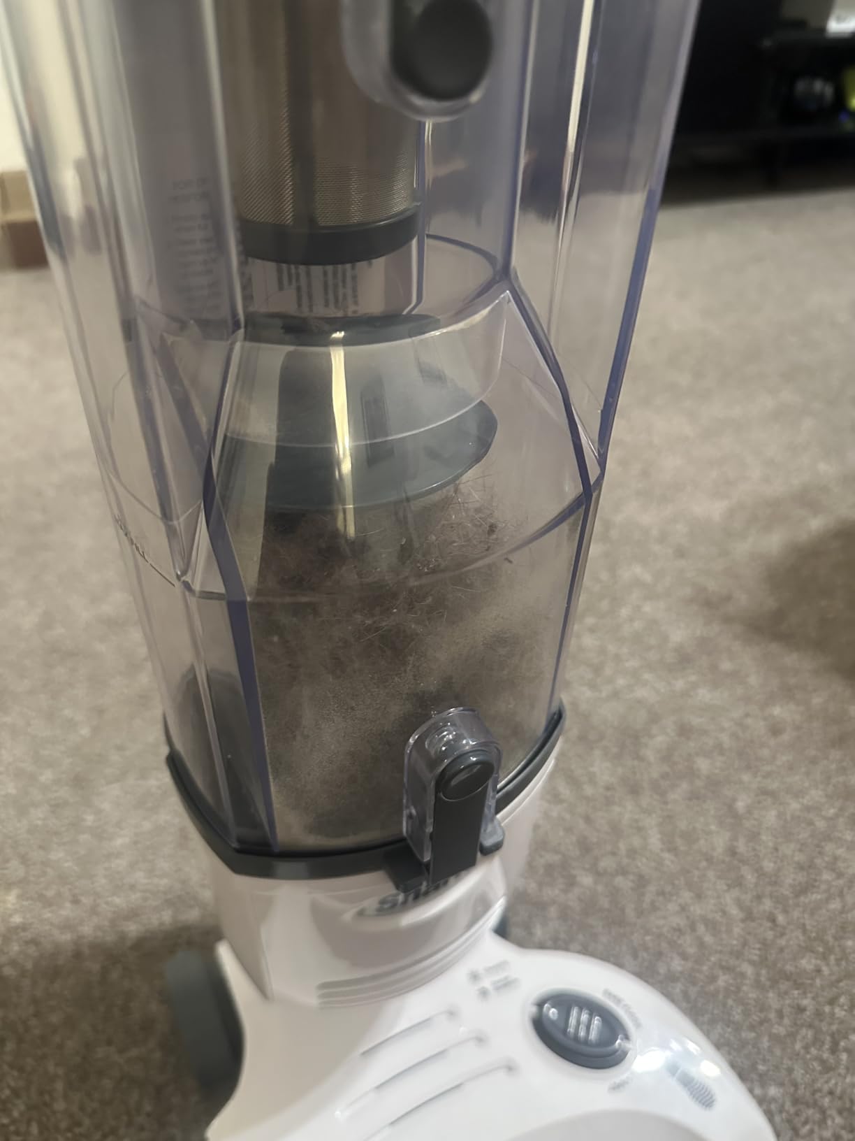 Shark SV1106 Navigator Freestyle Upright Bagless Cordless Stick Vacuum for Carpet, Hard Floor and Pet with XL Dust Cup and 2-Speed Brushroll, White/Grey Customer Review Shark SV1106 Navigator Freestyle Upright Bagless Cordless Stick Vacuum for Carpet, Hard Floor and Pet with XL Dust Cup and 2-Speed Brushroll, White/Grey - Customer Photo 2