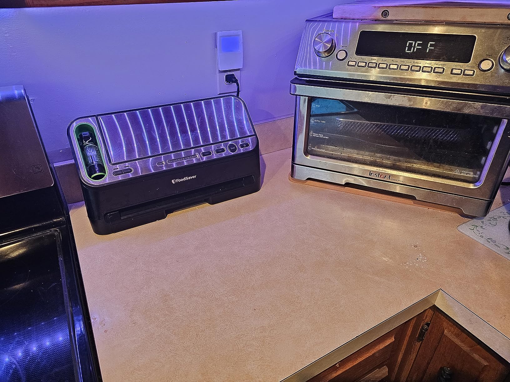 FoodSaver V4400 2-in-1 Vacuum Sealer Machine with Automatic Vacuum Sealer Bag Detection and Starter Kit - Customer Photo 2