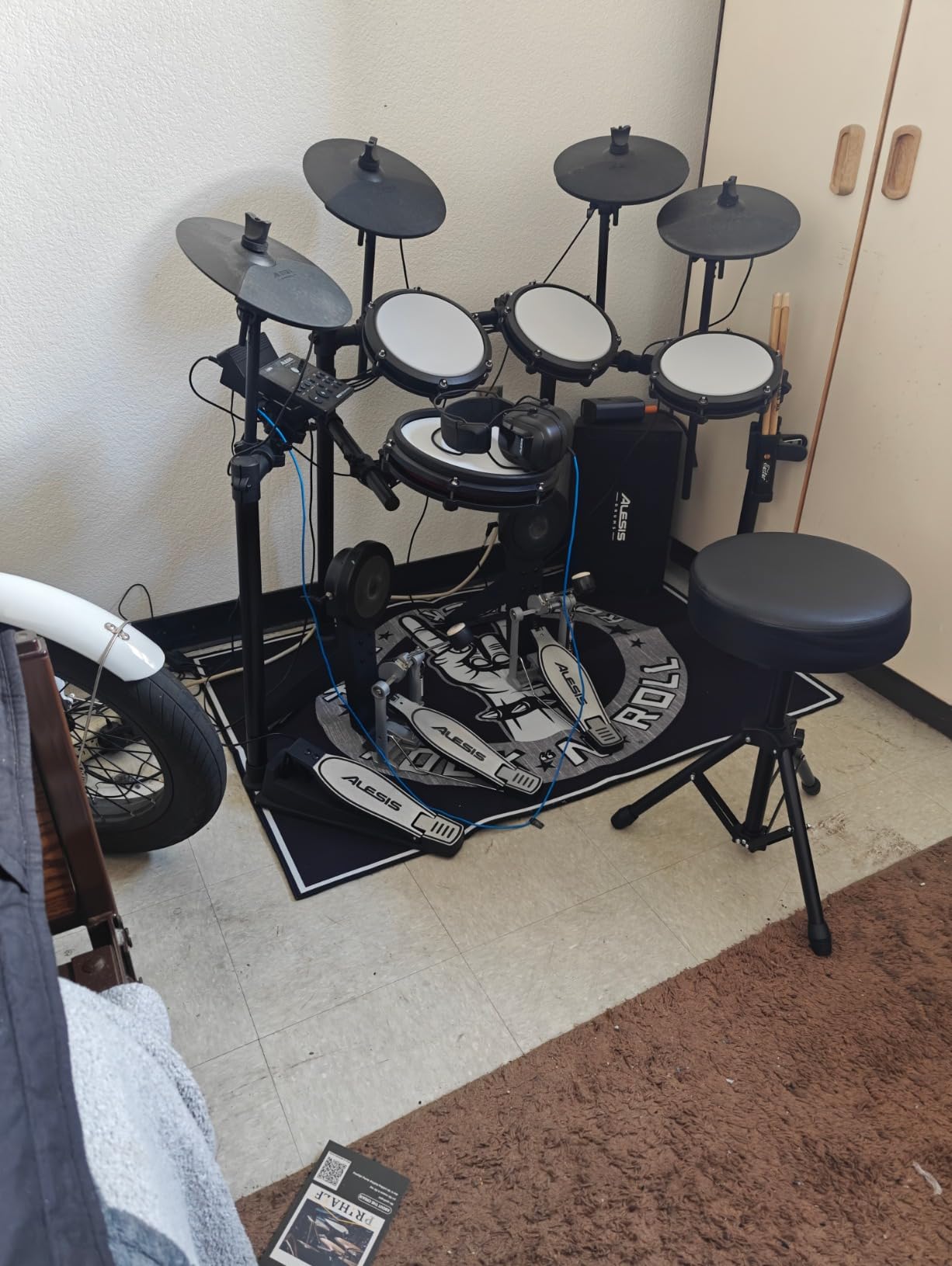Alesis DRP100 - Over-Ear Reference Headphones Built for Professional Electronic Drum Monitoring and Superior Audio Isolation Customer Review Alesis DRP100 - Over-Ear Reference Headphones Built for Professional Electronic Drum Monitoring and Superior Audio Isolation - Customer Photo 1