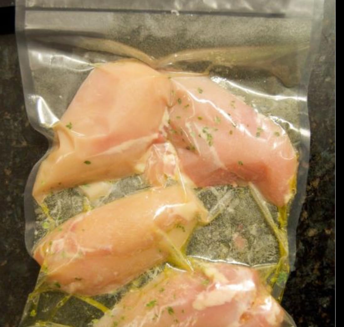FoodSaver Vacuum Sealer Machine, Automatic Bag Detection, Sous Vide Friendly, with sealer bags, roll, handheld vacuum sealer, black Customer Review FoodSaver Vacuum Sealer Machine, Automatic Bag Detection, Sous Vide Friendly, with sealer bags, roll, handheld vacuum sealer, black - Customer Photo 1