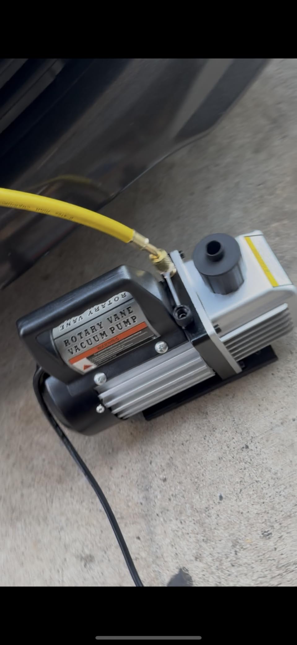 XtremepowerUS HVAC Air Vacuum Pump 3CFM 1/4HP (R134a R12 R22 R410a) A/C Refrigeration AC Manifold Gauge R134 Can-Tap Included Carrying Tote - Customer Photo 1