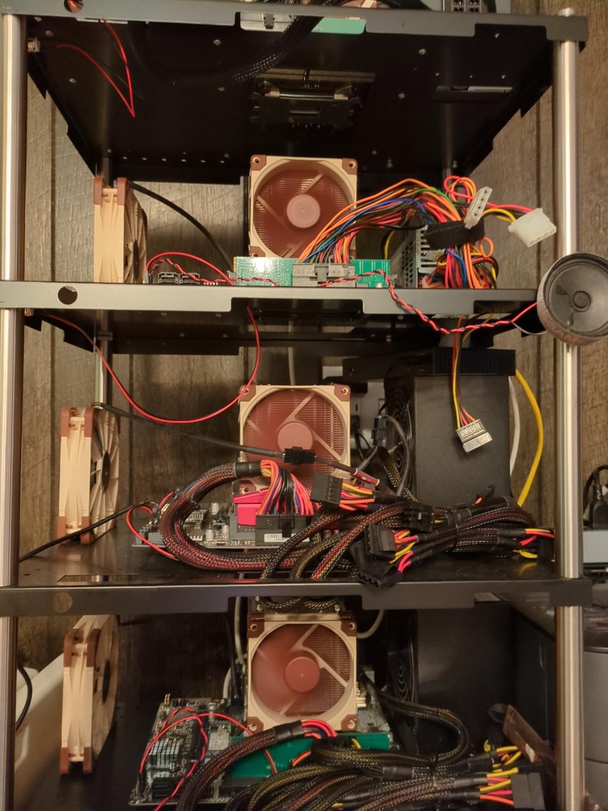 Noctua NH-U9S, Premium CPU Cooler with NF-A9 92mm Fan (Brown) Customer Review Noctua NH-U9S, Premium CPU Cooler with NF-A9 92mm Fan (Brown) - Customer Photo 2