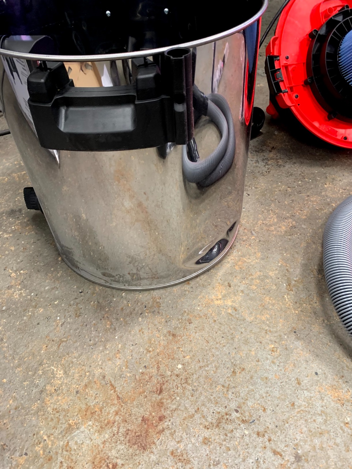 RIDGID 50353 1610RV Stainless Steel 16-Gal. Wet Dry Shop Vacuum with Cart, 6.5 Peak HP Motor, Large Wheels, Pro Hose, Drain, and Blower Port, Red Customer Review RIDGID 50353 1610RV Stainless Steel 16-Gal. Wet Dry Shop Vacuum with Cart, 6.5 Peak HP Motor, Large Wheels, Pro Hose, Drain, and Blower Port, Red - Customer Photo 1