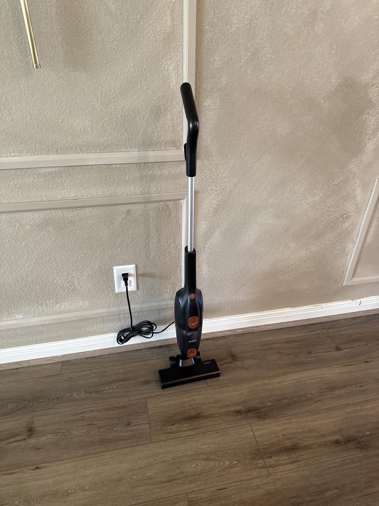 Corded Stick Vacuum Cleaner, Powerful Suction Handheld Vacuum with One-Click Dust Disposal, 3-in-1 Use for Hard Floor, Ceramic Tile, 0.8 Liters Capacity, Easy Clean Customer Review Corded Stick Vacuum Cleaner, Powerful Suction Handheld Vacuum with One-Click Dust Disposal, 3-in-1 Use for Hard Floor, Ceramic Tile, 0.8 Liters Capacity, Easy Clean - Customer Photo 1