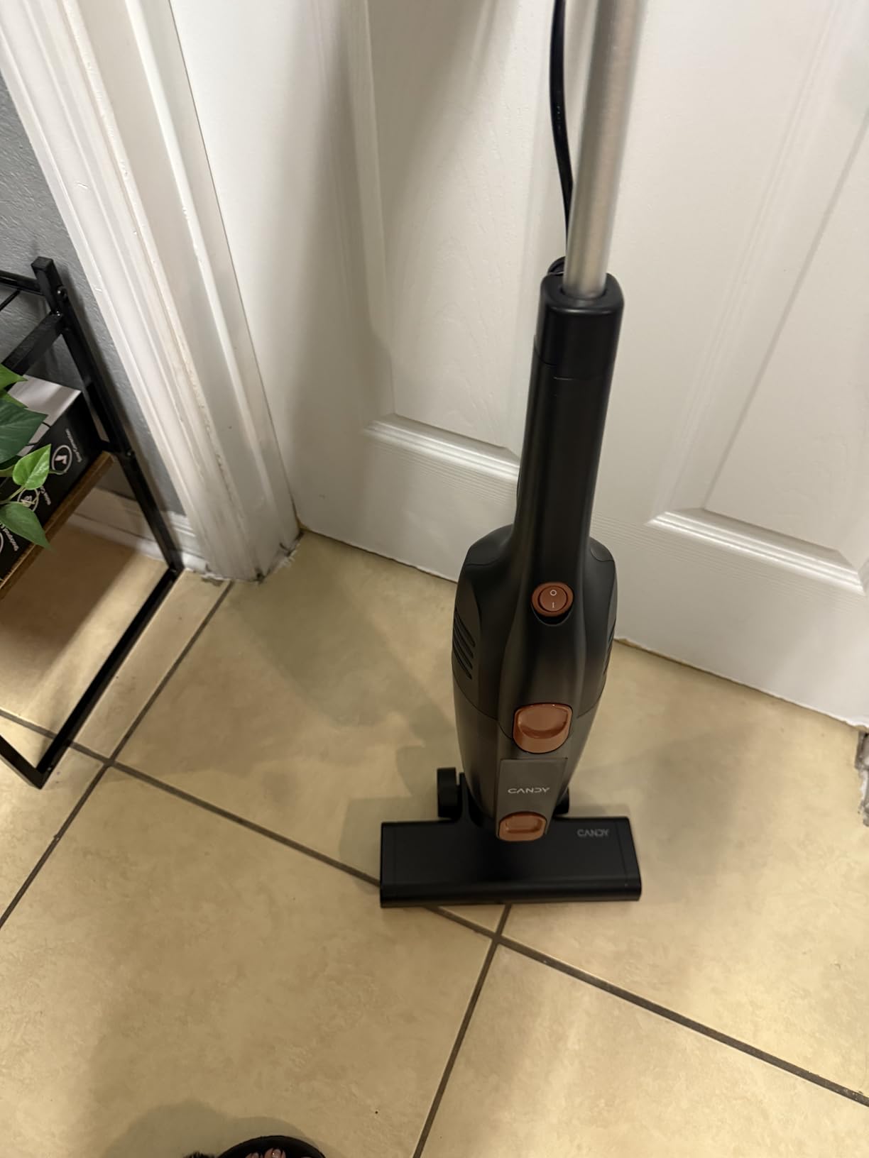 Corded Stick Vacuum Cleaner, Powerful Suction Handheld Vacuum with One-Click Dust Disposal, 3-in-1 Use for Hard Floor, Ceramic Tile, 0.8 Liters Capacity, Easy Clean - Customer Photo 1