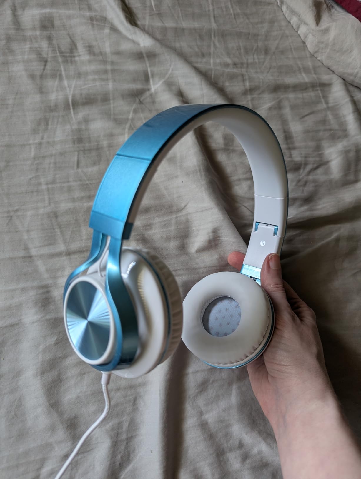 AILIHEN C8 Wired Kids Headphones with Microphone and Volume Control - Customer Photo 1