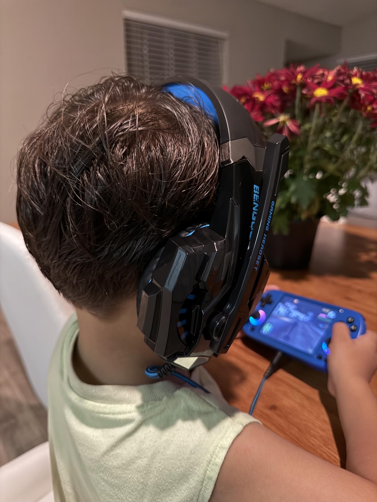 BENGOO G9000 Stereo Gaming Headset for PS4 PC Xbox One PS5 Controller, Noise Cancelling Over Ear Headphones with Mic, LED Light, 7.1 Surround Sound, Soft Memory Earmuffs for Nintendo Xbox Series X|S Customer Review BENGOO G9000 Stereo Gaming Headset for PS4 PC Xbox One PS5 Controller, Noise Cancelling Over Ear Headphones with Mic, LED Light, 7.1 Surround Sound, Soft Memory Earmuffs for Nintendo Xbox Series X|S - Customer Photo 1