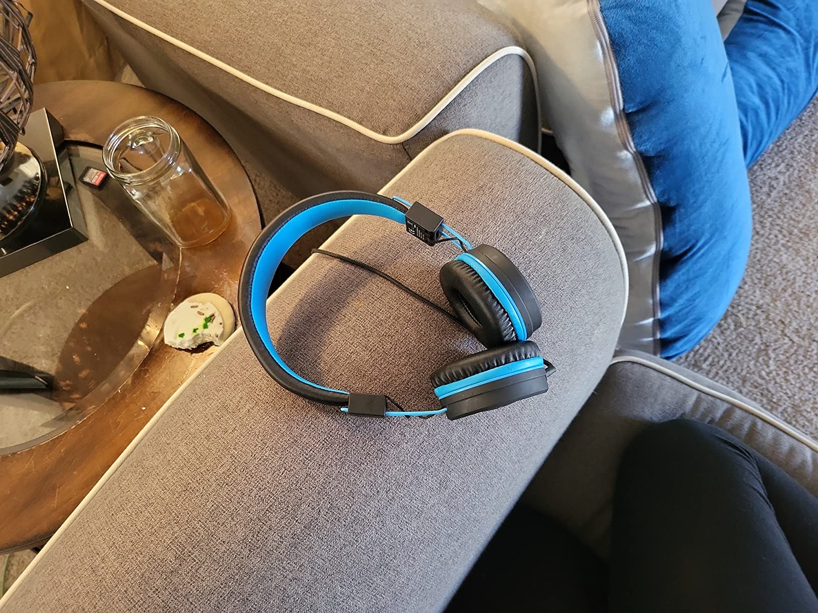 iClever Kids Headphones with Cord, 85/94dB Safe Volume Tech, Bending Resistance Durable, Foldable, Stereo Sound 3.5mm Jack Wired Headphones for Kids Boys Girls Tablet/Travel/School, HS14 - Customer Photo 2