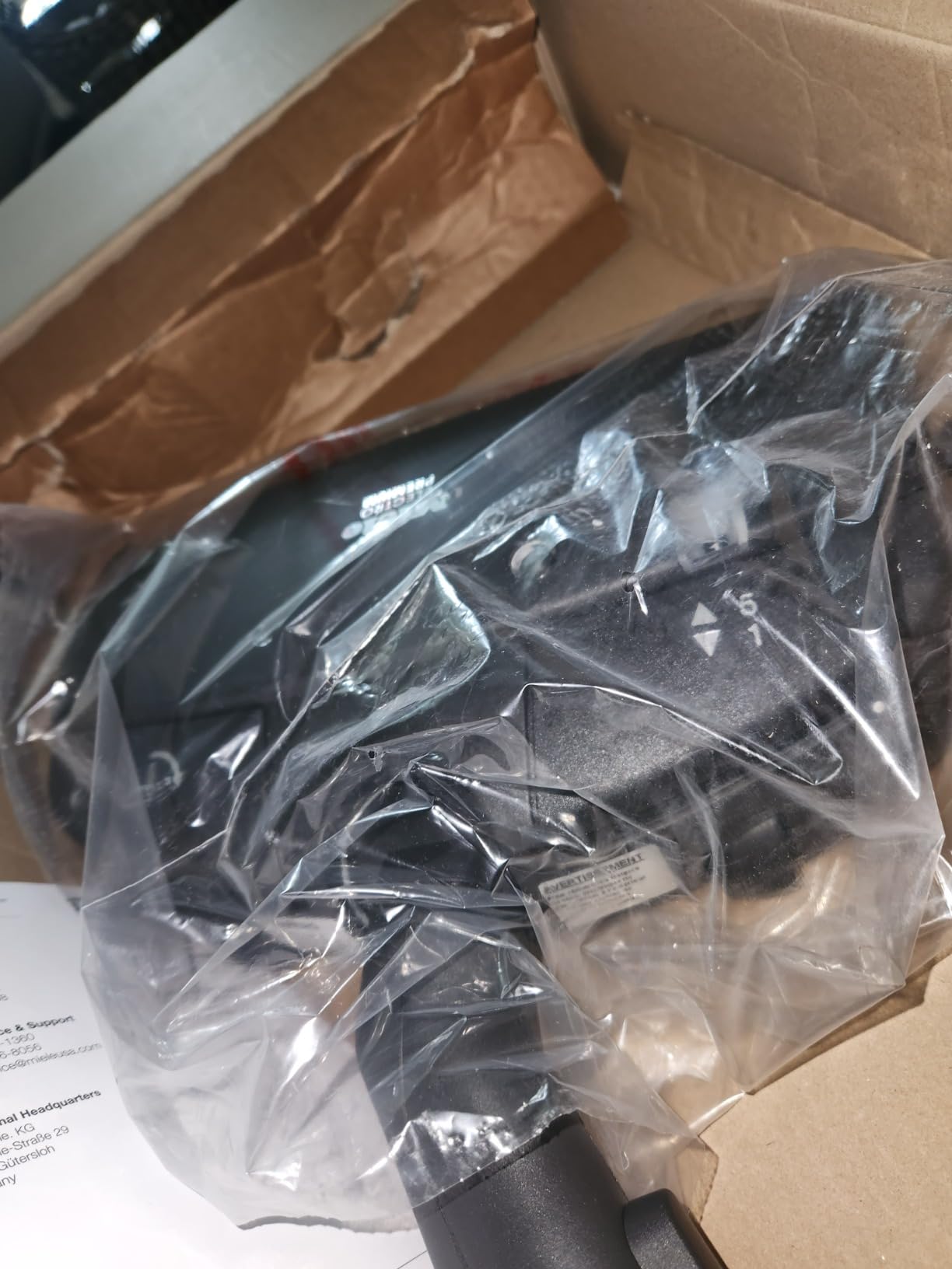 Miele Complete C3 Marin Canister HEPA Vacuum with SEB236 Powerhead Bundle - Customer Photo 1
