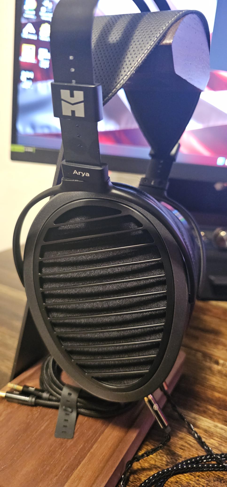 HIFIMAN Arya Stealth Magnet Version Full-Size Over-Ear Planar Magnetic Headphone for Audiophiles/Studio - Customer Photo 2