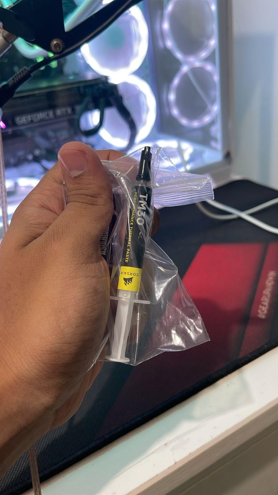 Corsair TM30 Performance Thermal Paste | Ultra-Low Thermal Impedance CPU/GPU | 3 Grams|w/applicator, silver for Desktop - Customer Photo 1