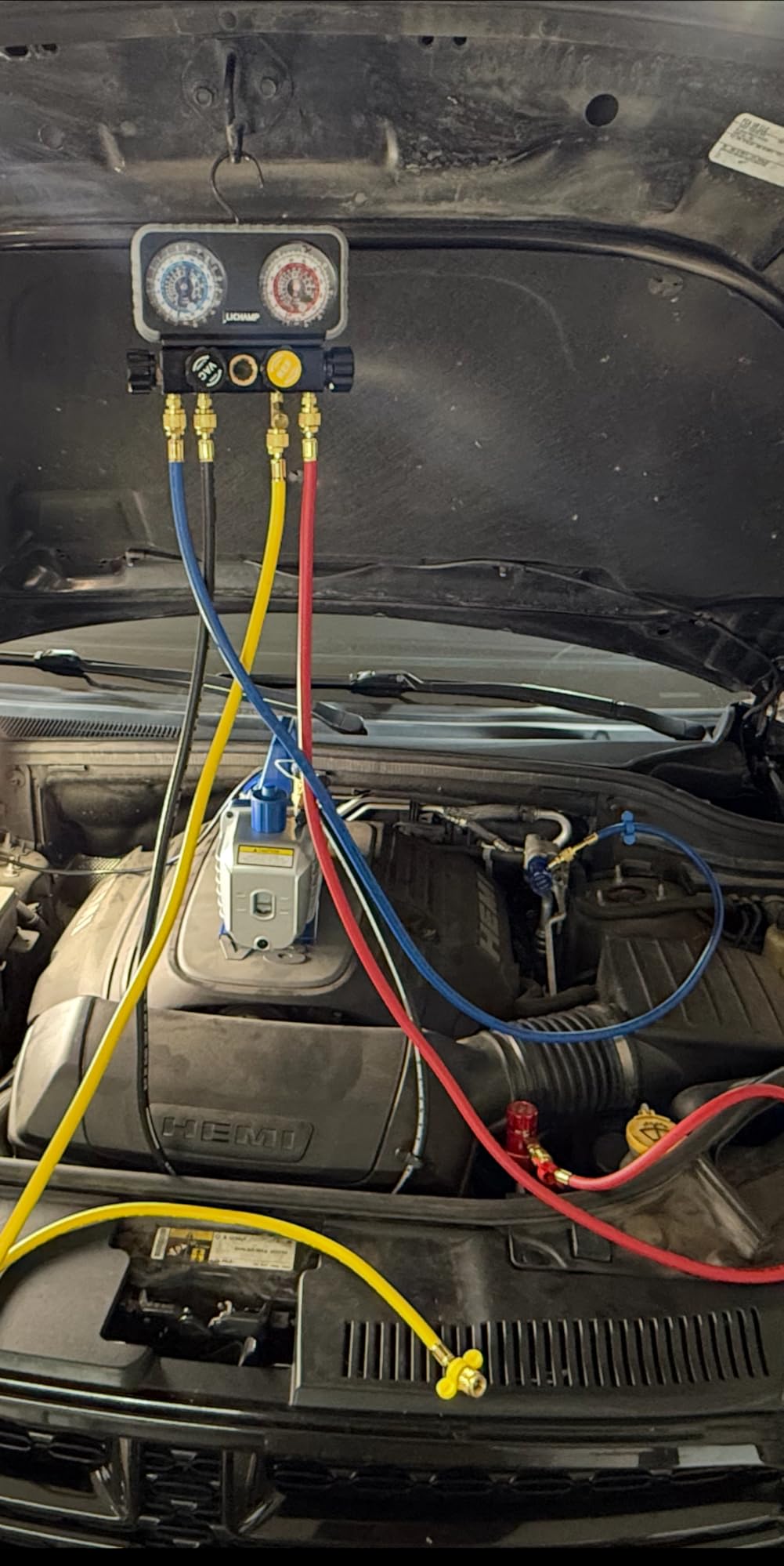VIVOHOME 110V 1/4 HP 3.5 CFM Single Stage Rotary Vane Air Vacuum Pump with Oil Bottle - Customer Photo 1