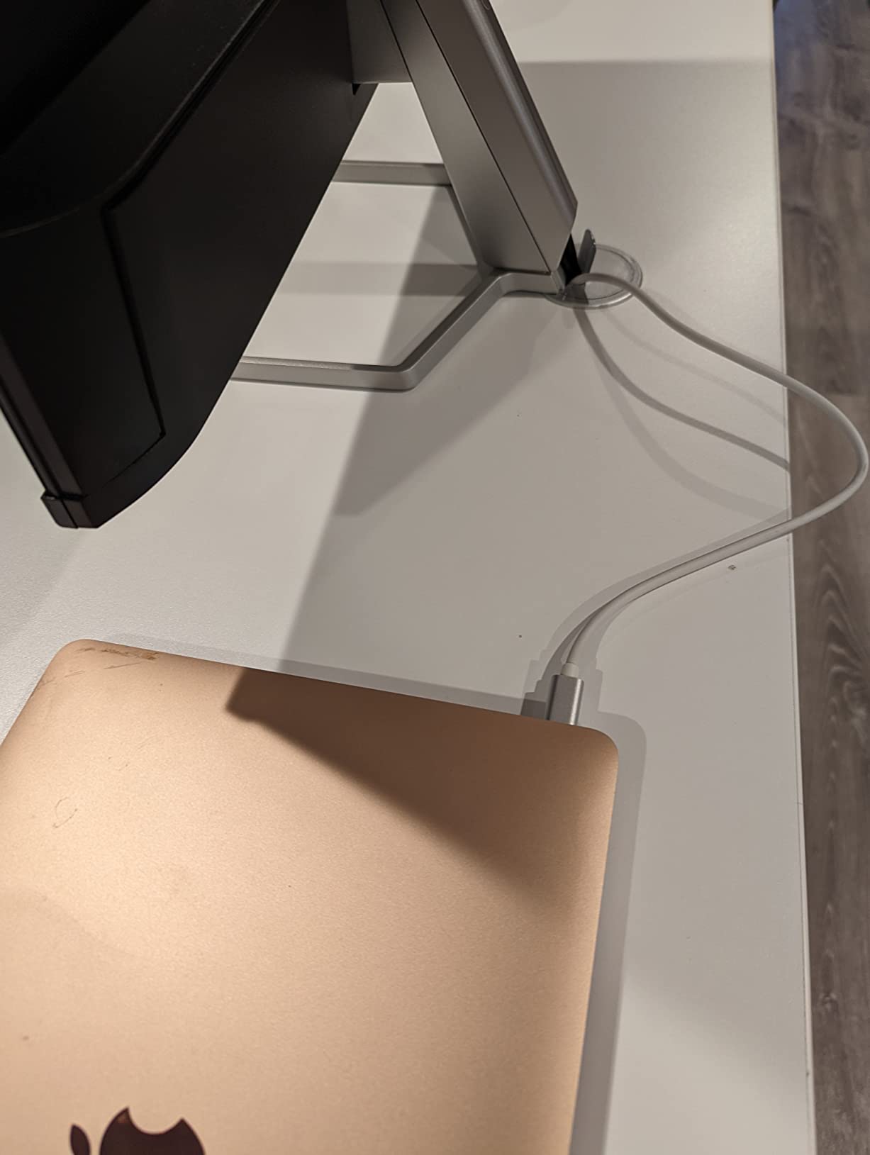 LENTION USB C Hub, 6 in 1 USB C Adapter with 3.3FT Cable, 4K HDMI, USB C PD 60W Charging Port, 3 USB 3.0 Ports, for MacBook Pro/Air, Dell XPS, Surface Pro, iPad Pro, and More Customer Review LENTION USB C Hub, 6 in 1 USB C Adapter with 3.3FT Cable, 4K HDMI, USB C PD 60W Charging Port, 3 USB 3.0 Ports, for MacBook Pro/Air, Dell XPS, Surface Pro, iPad Pro, and More - Customer Photo 1