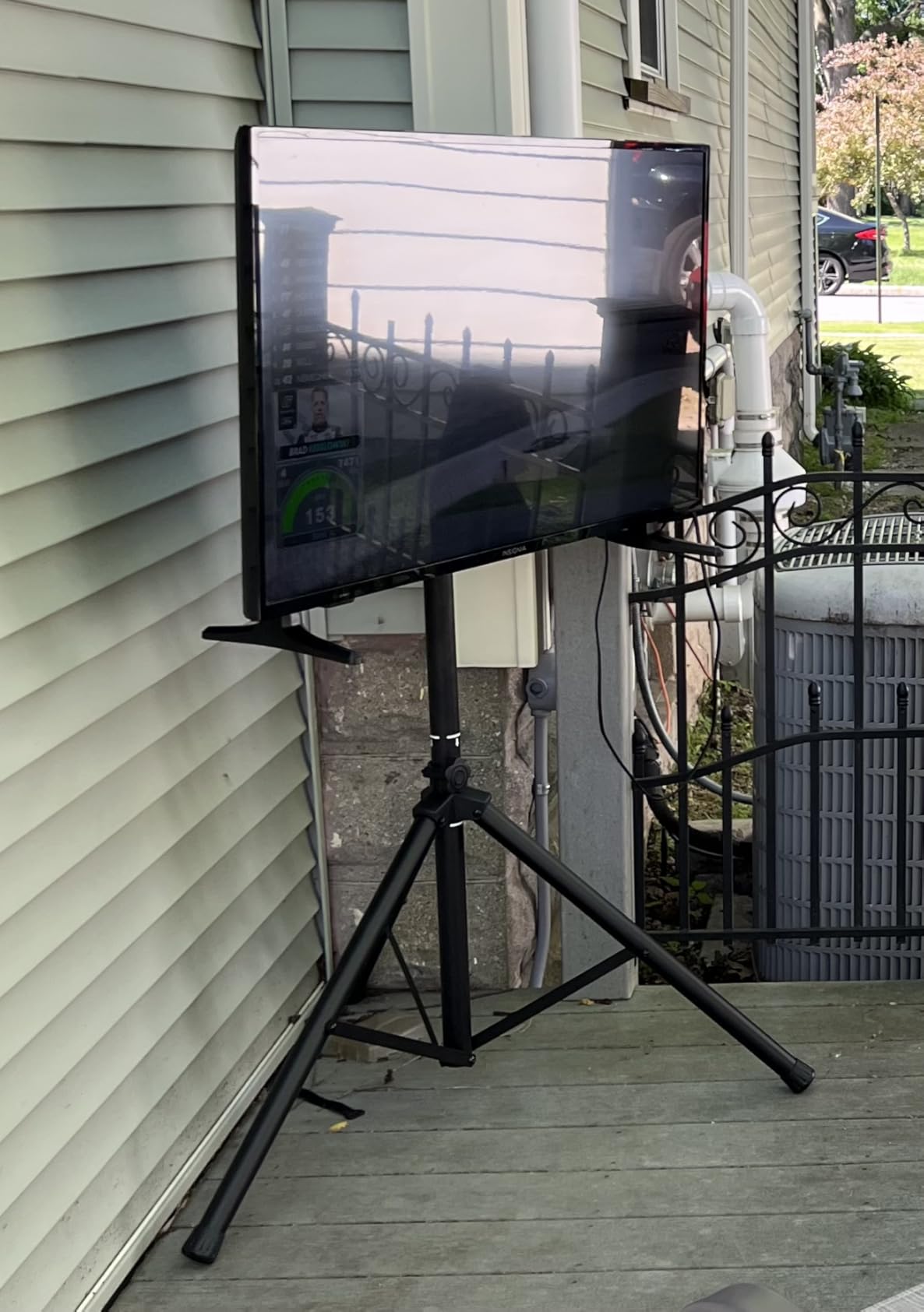 Tripod TV Stand for 23-75 inch Flat Screen/Curved TVs up to 100 lbs, Outdoor TV Stand with ±15° Tilt, Height Adjustable Portable TV Stand with Safety Design, Max VESA 600x400m, Black Customer Review Tripod TV Stand for 23-75 inch Flat Screen/Curved TVs up to 100 lbs, Outdoor TV Stand with ±15° Tilt, Height Adjustable Portable TV Stand with Safety Design, Max VESA 600x400m, Black - Customer Photo 2