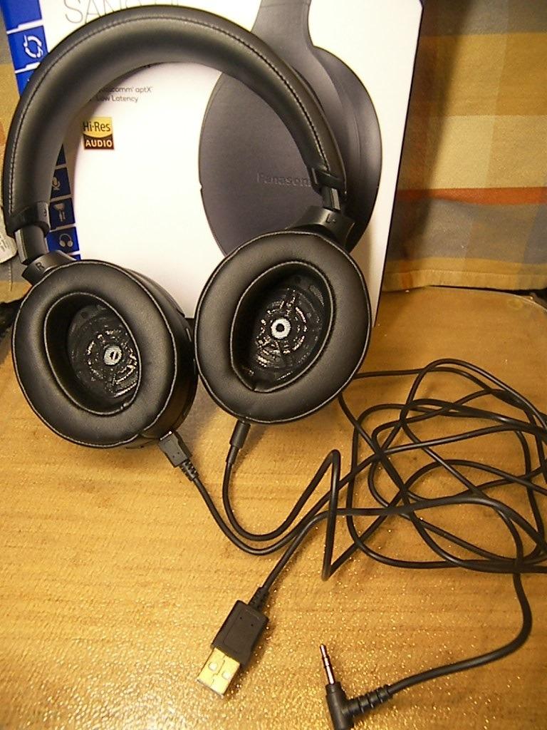 Panasonic Premium Hi-Res Wireless Bluetooth Over The Ear Headphones with 3D Ear Pads and 3 Sound Modes - Customer Photo 1
