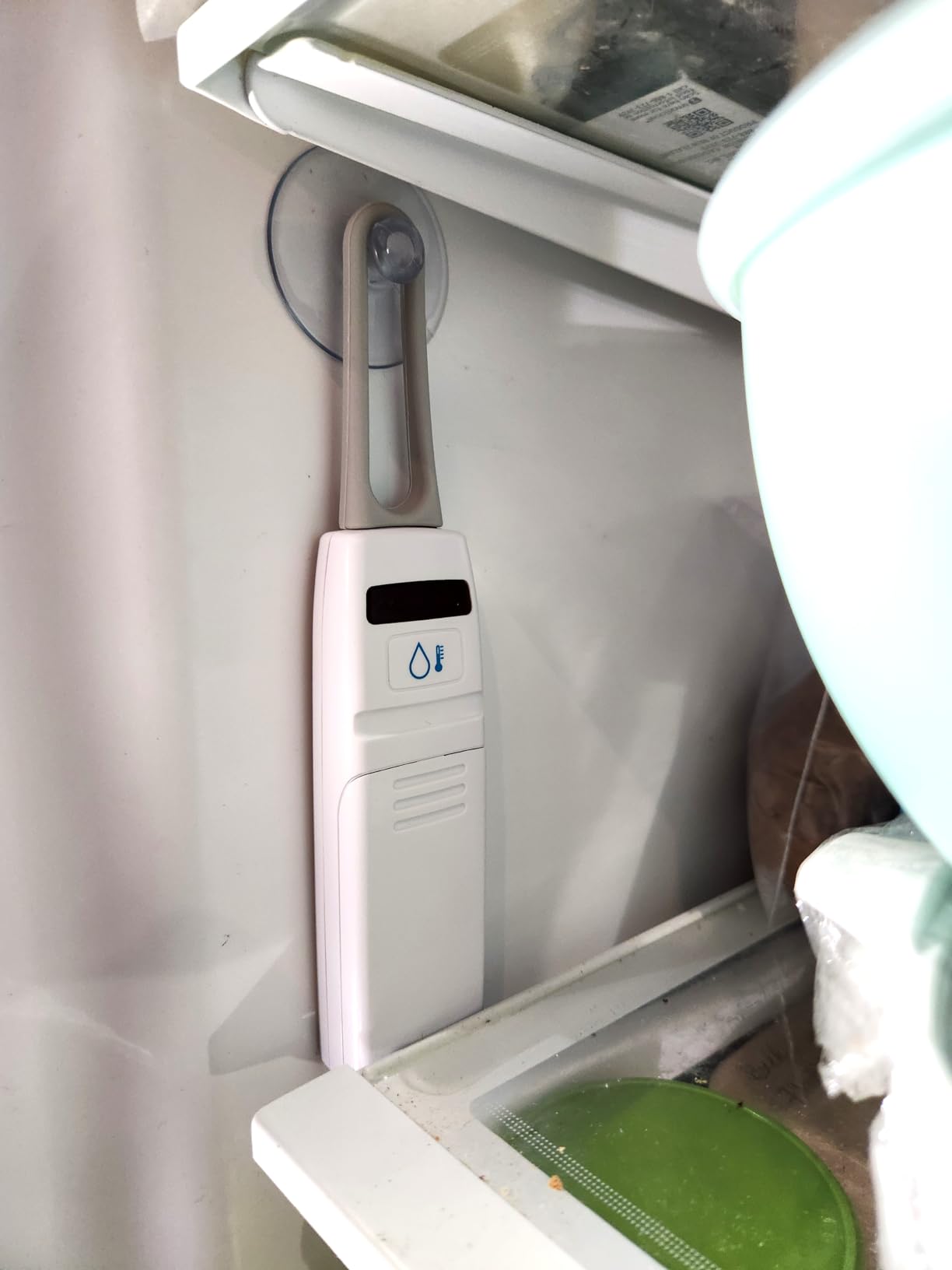 AcuRite Digital Wireless Fridge and Freezer Thermometer with Alarm, Max/Min Temperature for Home and Restaurants (00515M) 4.25
