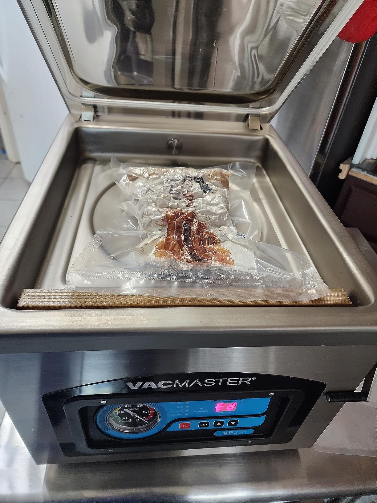 Vacmaster VP230 Chamber Vacuum Sealer Customer Review Vacmaster VP230 Chamber Vacuum Sealer - Customer Photo 2