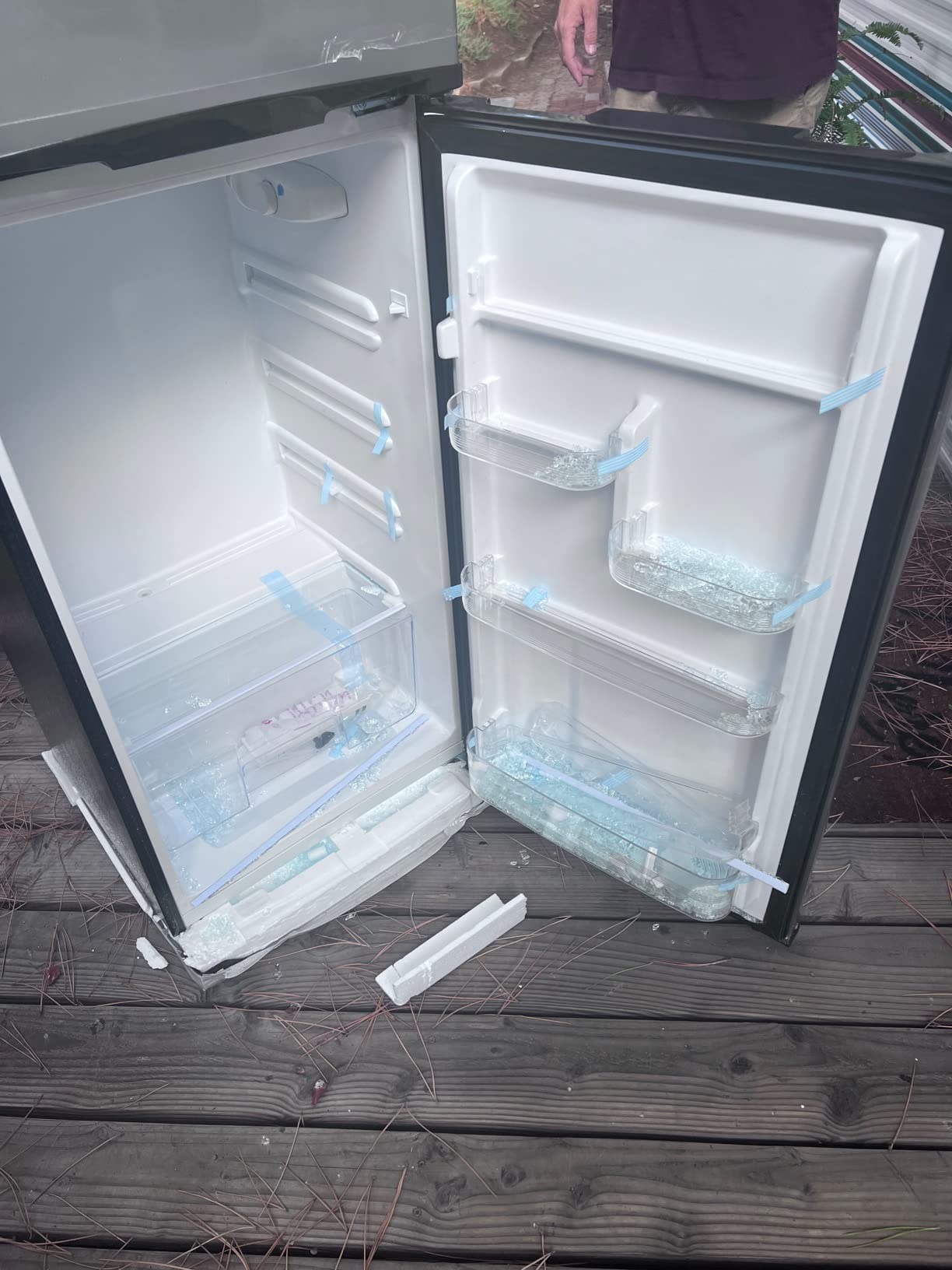 ACFR725AMZ6COM 2 Door Apartment Size Refrigerator with Freezer, Stainless Customer Review ACFR725AMZ6COM 2 Door Apartment Size Refrigerator with Freezer, Stainless - Customer Photo 3