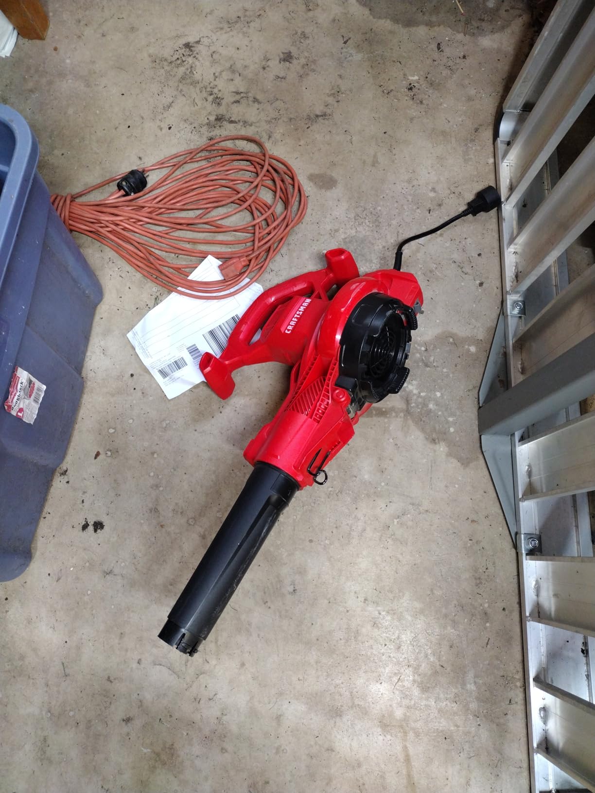 CRAFTSMAN 3-in-1 Leaf Blower, Leaf Vacuum and Mulcher, Up to 260 MPH, 12 Amp, Corded Electric (CMEBL7000) - Customer Photo 2