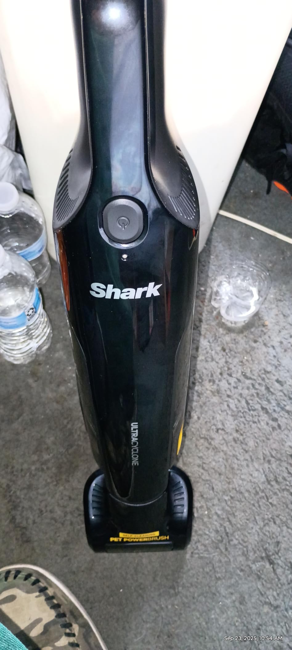 Shark UltraCyclone Pet Pro Plus Cordless Hand Vacuum, Powerful Suction, Handheld Vacuum for Car & Home, Pet Power Brush, Crevice Tool, Scrubbing Brush, XL Dust Cup, Black, CH951 Customer Review Shark UltraCyclone Pet Pro Plus Cordless Hand Vacuum, Powerful Suction, Handheld Vacuum for Car & Home, Pet Power Brush, Crevice Tool, Scrubbing Brush, XL Dust Cup, Black, CH951 - Customer Photo 1