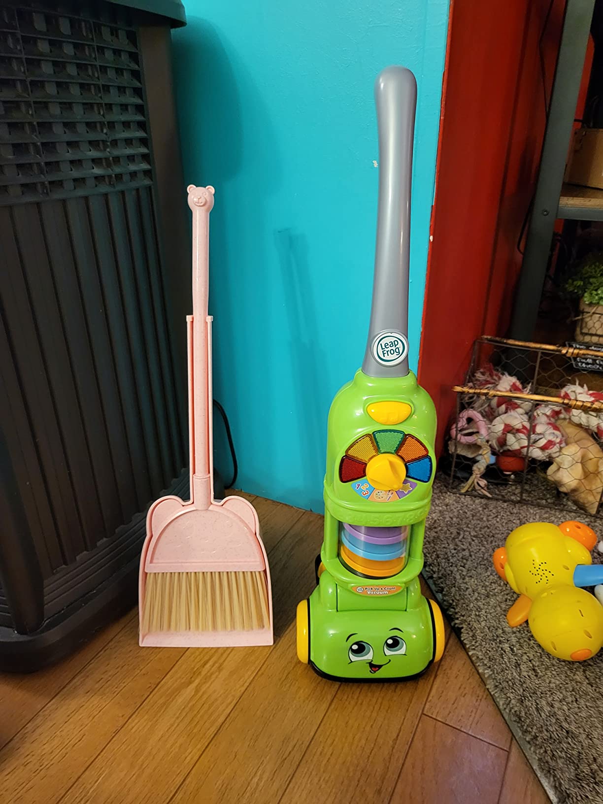 LeapFrog Pick Up and Count Vacuum, Green Customer Review LeapFrog Pick Up and Count Vacuum, Green - Customer Photo 2