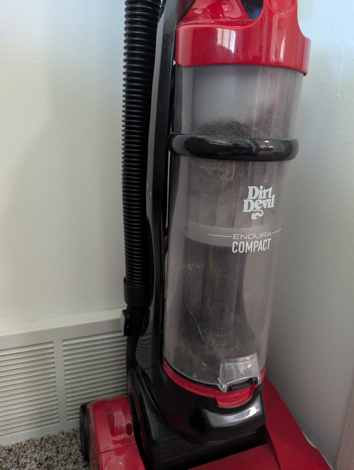 Dirt Devil Endura Lite Upright Bagless Vacuum Cleaner for Carpet and Hard Floor, Powerful, Lightweight, Corded Vacuum Cleaners for Home Use Customer Review Dirt Devil Endura Lite Upright Bagless Vacuum Cleaner for Carpet and Hard Floor, Powerful, Lightweight, Corded Vacuum Cleaners for Home Use - Customer Photo 1