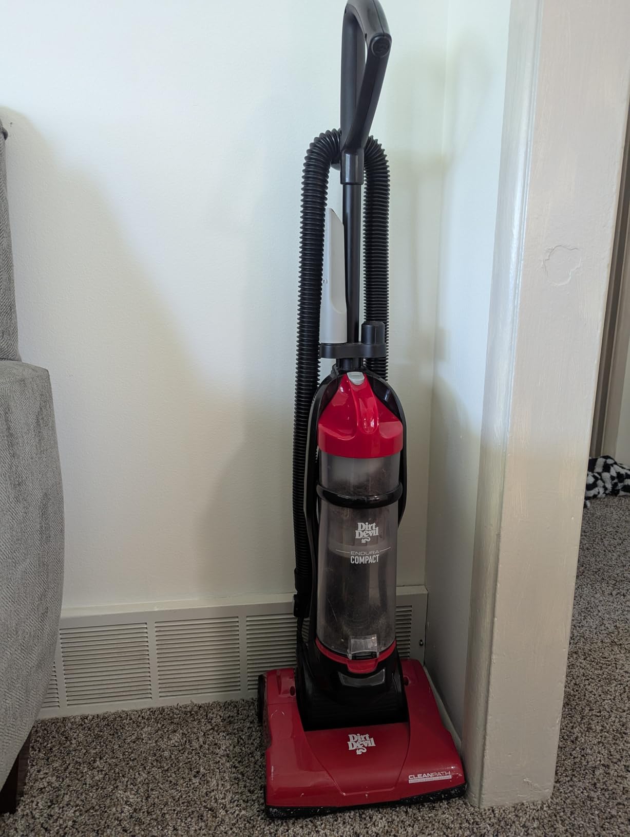 Dirt Devil Endura Lite Upright Bagless Vacuum Cleaner for Carpet and Hard Floor, Powerful, Lightweight, Corded Vacuum Cleaners for Home Use Customer Review Dirt Devil Endura Lite Upright Bagless Vacuum Cleaner for Carpet and Hard Floor, Powerful, Lightweight, Corded Vacuum Cleaners for Home Use - Customer Photo 2