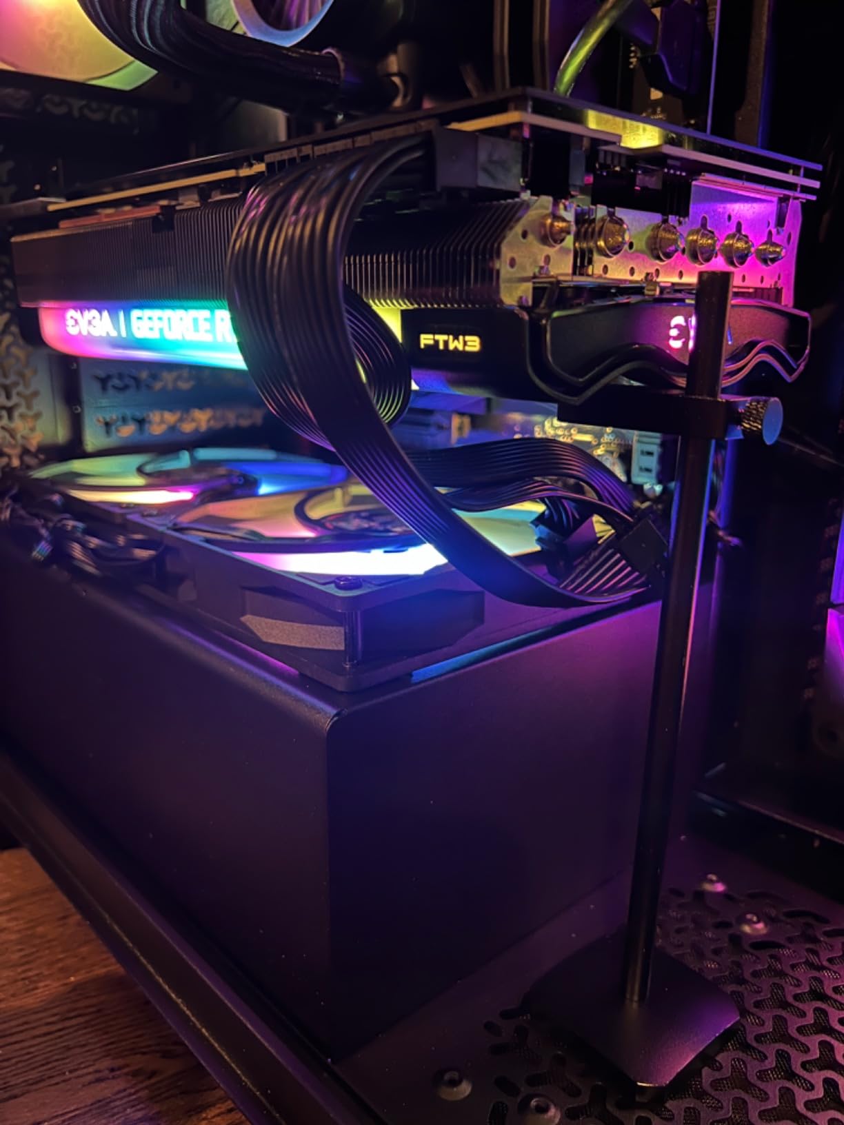 Graphics Card GPU Brace Support, Video Card Sag Holder Bracket, GPU Stand, Anodized Aerospace Aluminum (Black) - Customer Photo 1
