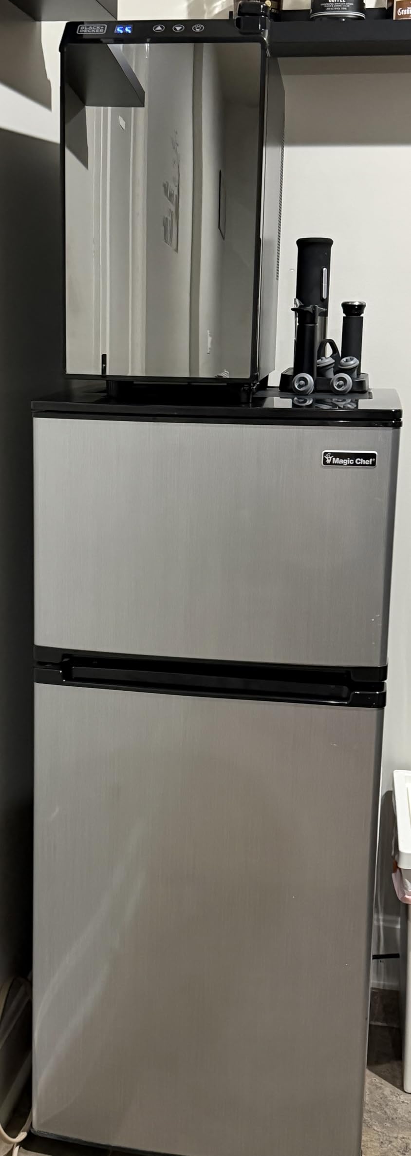 BLACK+DECKER BD60026 Wine Cellar with LED Display (8-Bottle Capacity) Customer Review BLACK+DECKER BD60026 Wine Cellar with LED Display (8-Bottle Capacity) - Customer Photo 1