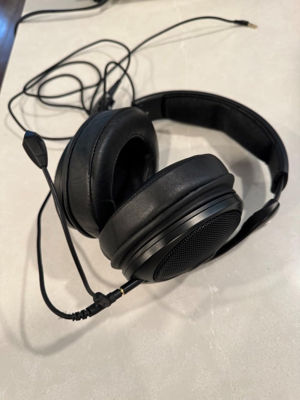 Sennheiser HD 560 S Over-The-Ear Audiophile Headphones - Neutral Frequency Response, E.A.R. Technology for Wide Sound Field, Open-Back Earcups, Detachable Cable Customer Review Sennheiser HD 560 S Over-The-Ear Audiophile Headphones - Neutral Frequency Response, E.A.R. Technology for Wide Sound Field, Open-Back Earcups, Detachable Cable - Customer Photo 1