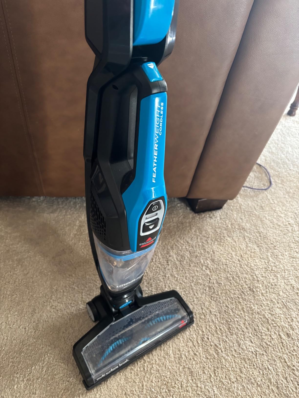 Bissell, 3061 Featherweight Cordless Stick Vacuum, Self-Standing, Electric Blue, Black Customer Review Bissell, 3061 Featherweight Cordless Stick Vacuum, Self-Standing, Electric Blue, Black - Customer Photo 1