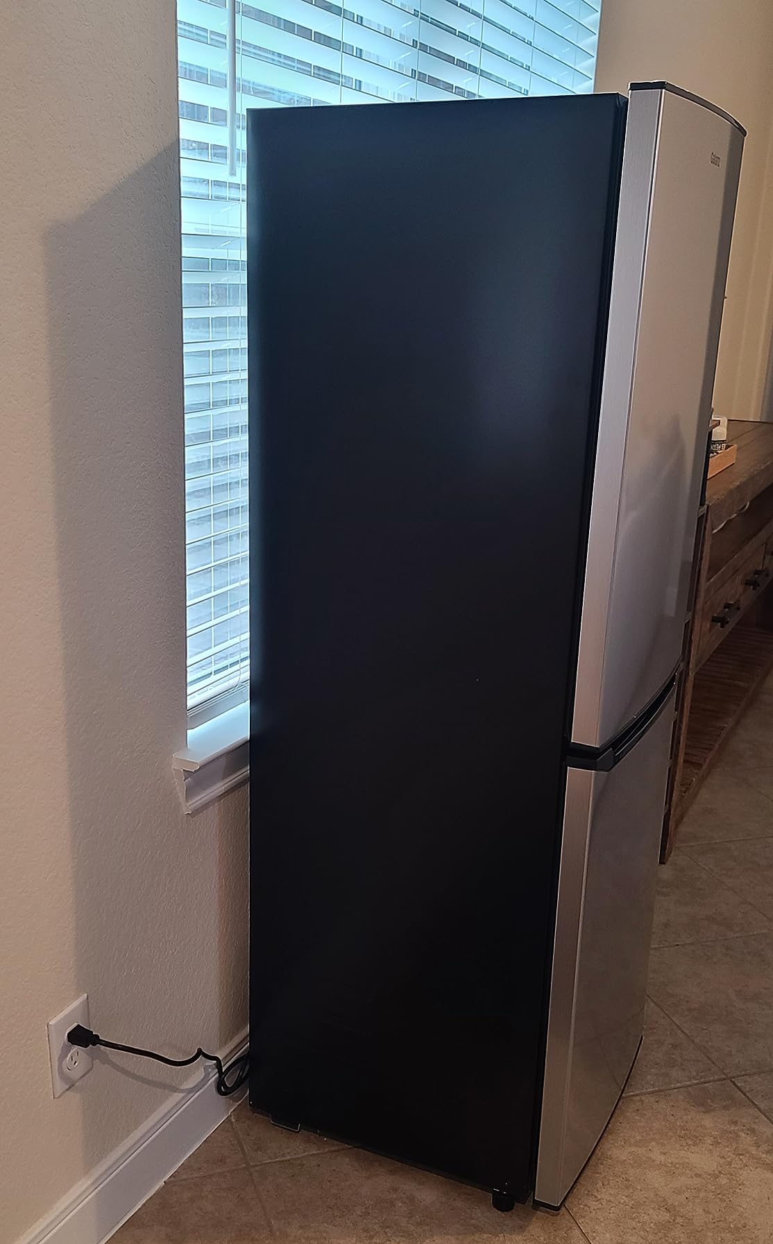 Galanz GLR74BS1E04 Retro Refrigerator with Bottom Mount Adjustable Mechanical Thermostat with Freezer, Versatile Door Storage, 7.4 Cu.Ft, Stainless Steel Customer Review Galanz GLR74BS1E04 Retro Refrigerator with Bottom Mount Adjustable Mechanical Thermostat with Freezer, Versatile Door Storage, 7.4 Cu.Ft, Stainless Steel - Customer Photo 2
