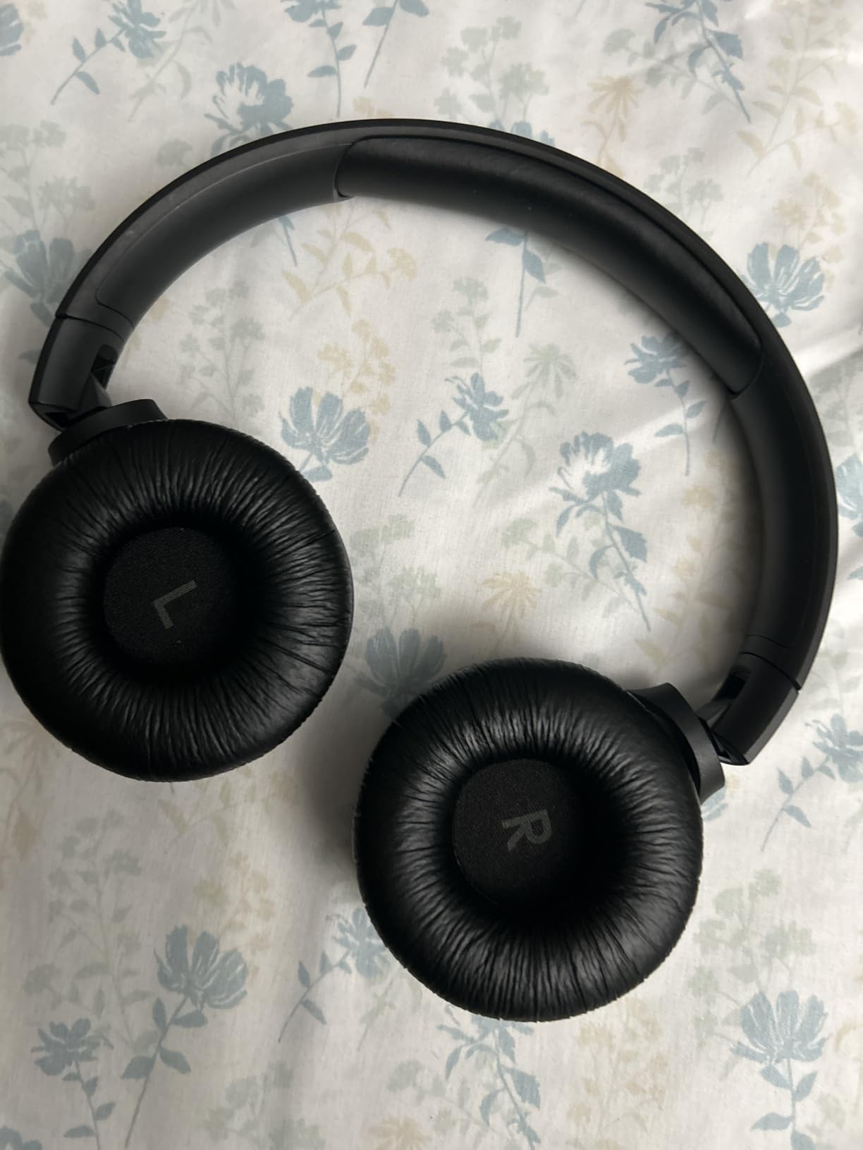 JBL Tune 510BT - Bluetooth headphones with up to 40 hours battery, microphone for call, foldable and comfortable, Android and iOs compatible (Black) Customer Review JBL Tune 510BT - Bluetooth headphones with up to 40 hours battery, microphone for call, foldable and comfortable, Android and iOs compatible (Black) - Customer Photo 3