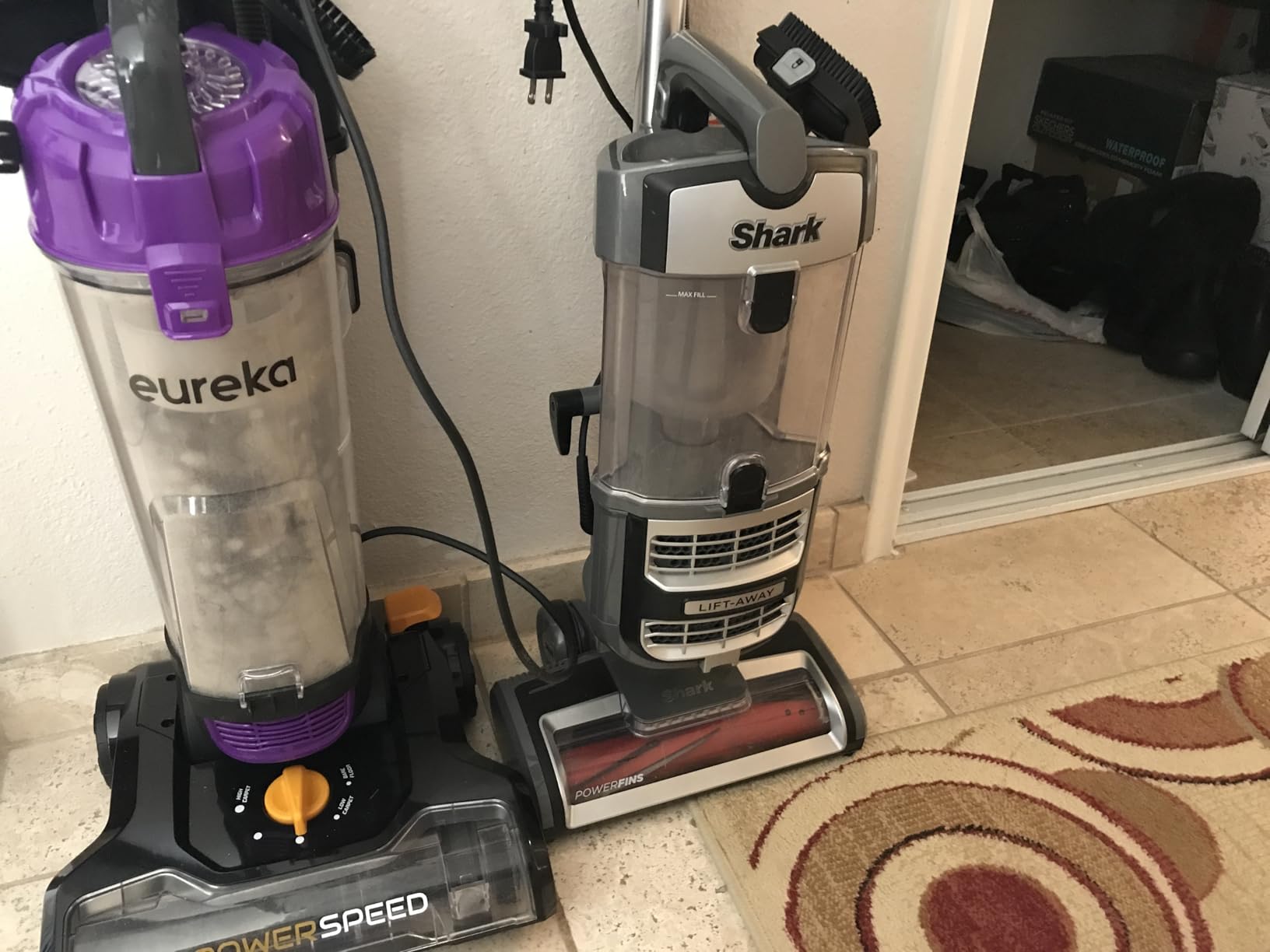 Eureka PowerSpeed Lightweight Upright Vacuum Cleaner for Carpet and Hard Floor, Powerful Bagless Upright Vacuum Cleaner for Home Pets, NEU181A, Blue - Customer Photo 3