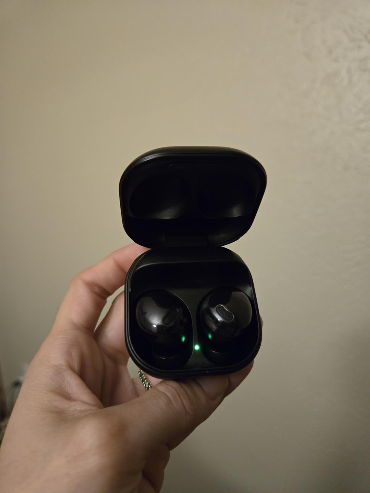 SAMSUNG Galaxy Buds Pro R190 Bluetooth Earbuds True Wireless, Noise Cancelling (Renewed) Customer Review SAMSUNG Galaxy Buds Pro R190 Bluetooth Earbuds True Wireless, Noise Cancelling (Renewed) - Customer Photo 1