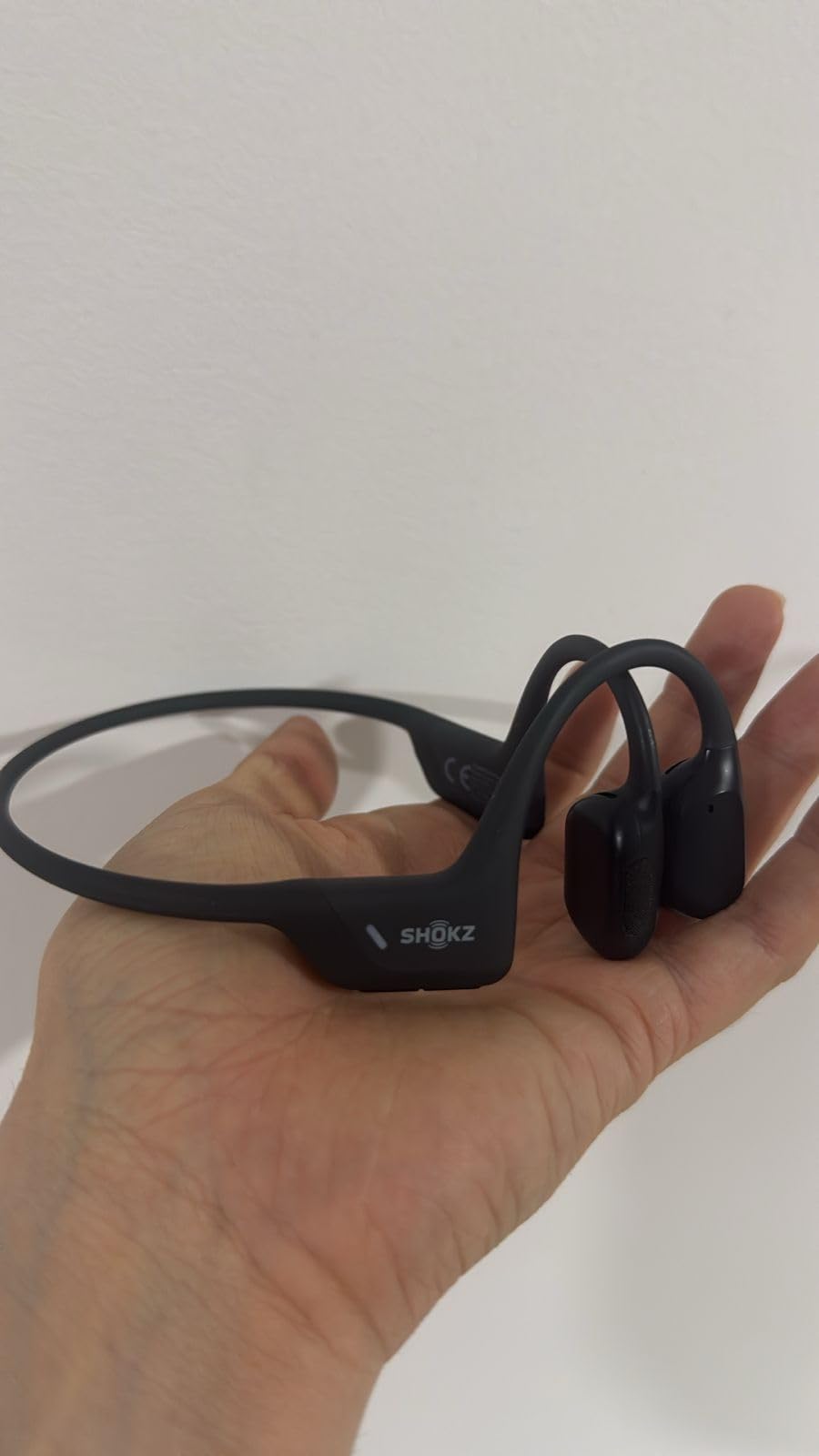 SHOKZ OpenRun Pro-Bone Conduction Headphones, Open-Ear Bluetooth Wireless Sport Headphones for Running and Workout, Sweat Resistant, Long Battery Life, Premium Deep Bass, Mic,with Hair Band, Black customer photo 1