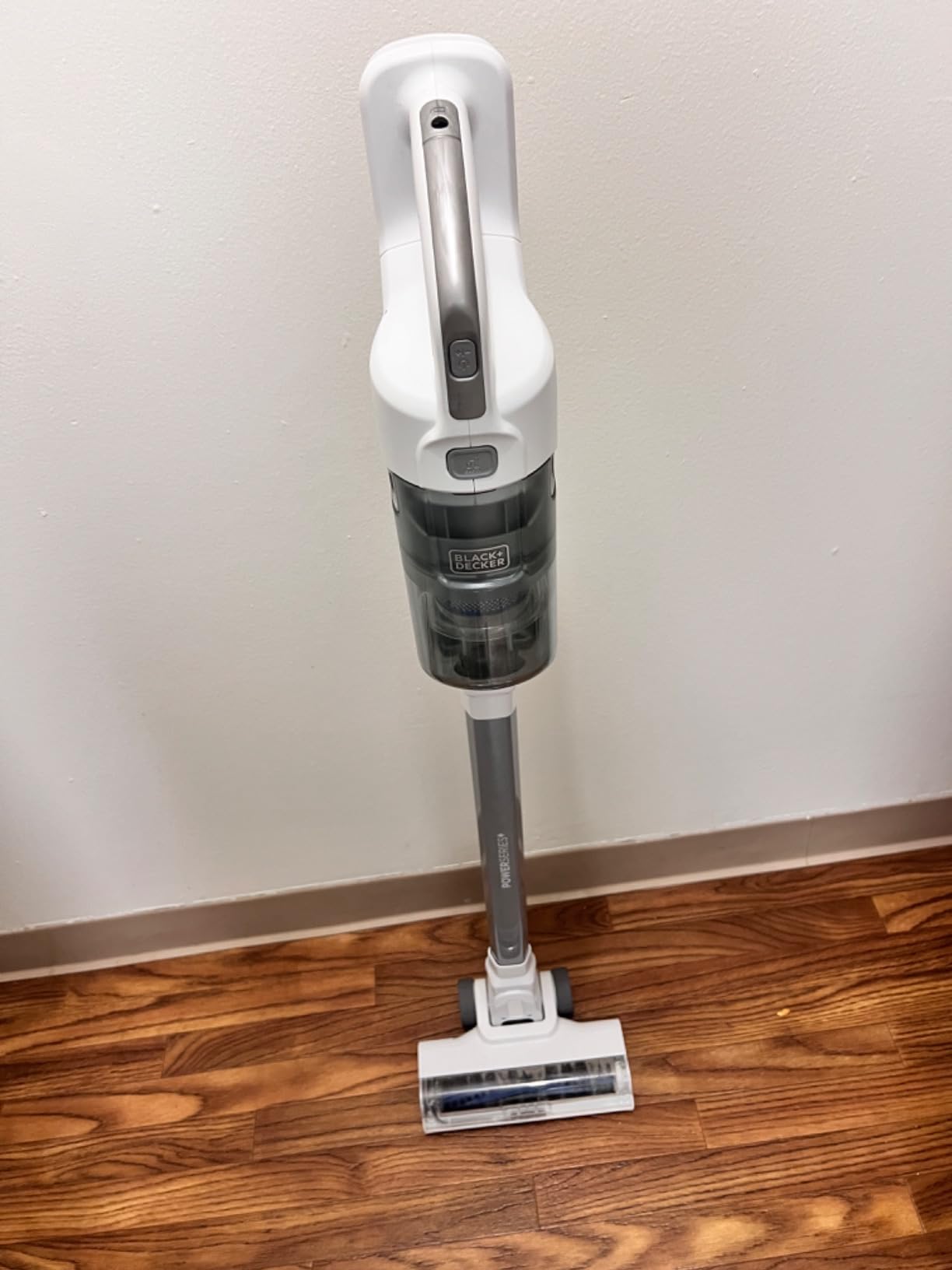 BLACK+DECKER POWERSERIES+ 20V MAX Cordless Stick Vacuum Cleaner with LED Floor Lights, Lightweight, Multi-Surface (BHFEA520J) Customer Review BLACK+DECKER POWERSERIES+ 20V MAX Cordless Stick Vacuum Cleaner with LED Floor Lights, Lightweight, Multi-Surface (BHFEA520J) - Customer Photo 1
