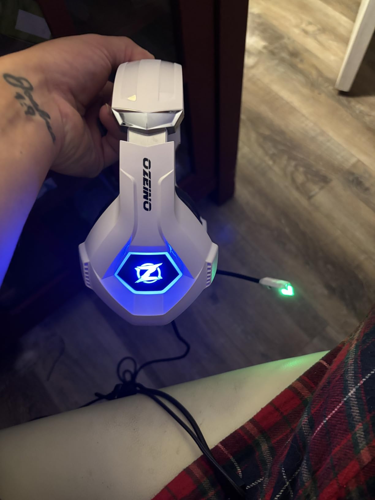 Gaming Headset for PC, Ps4, Ps5, Xbox Headset with 7.1 Surround Sound, Gaming Headphones with Noise Cancelling Mic RGB Light Over Ear Headphones for Xbox Series X/S, Switch-Blue Customer Review Gaming Headset for PC, Ps4, Ps5, Xbox Headset with 7.1 Surround Sound, Gaming Headphones with Noise Cancelling Mic RGB Light Over Ear Headphones for Xbox Series X/S, Switch-Blue - Customer Photo 1