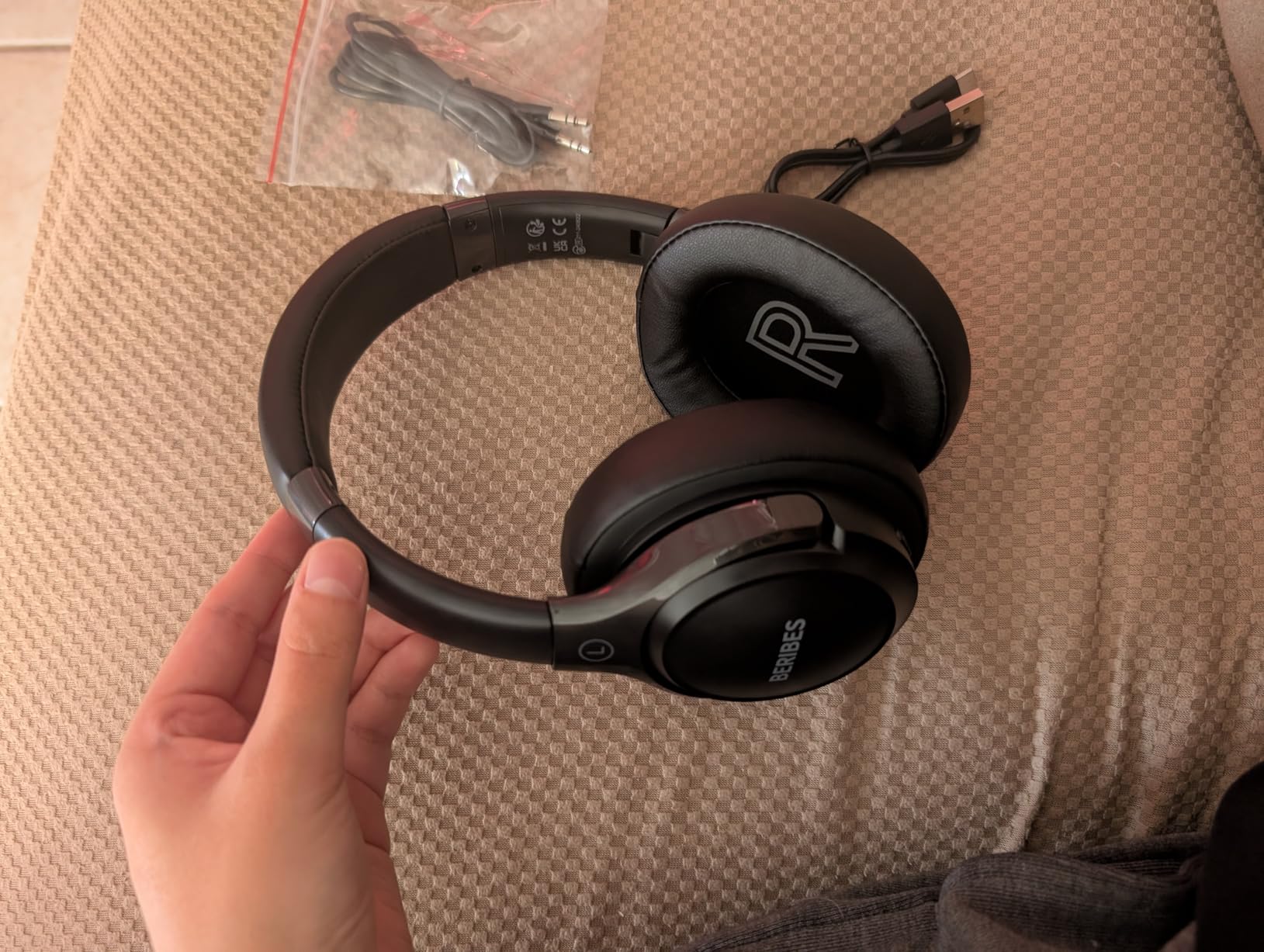 BERIBES Bluetooth Headphones Over Ear, 65H Playtime and 6 EQ Music Modes Wireless Headphones with Microphone, HiFi Stereo Foldable Lightweight Headset, Deep Bass for Home Office Cellphone PC Ect. Customer Review BERIBES Bluetooth Headphones Over Ear, 65H Playtime and 6 EQ Music Modes Wireless Headphones with Microphone, HiFi Stereo Foldable Lightweight Headset, Deep Bass for Home Office Cellphone PC Ect. - Customer Photo 2