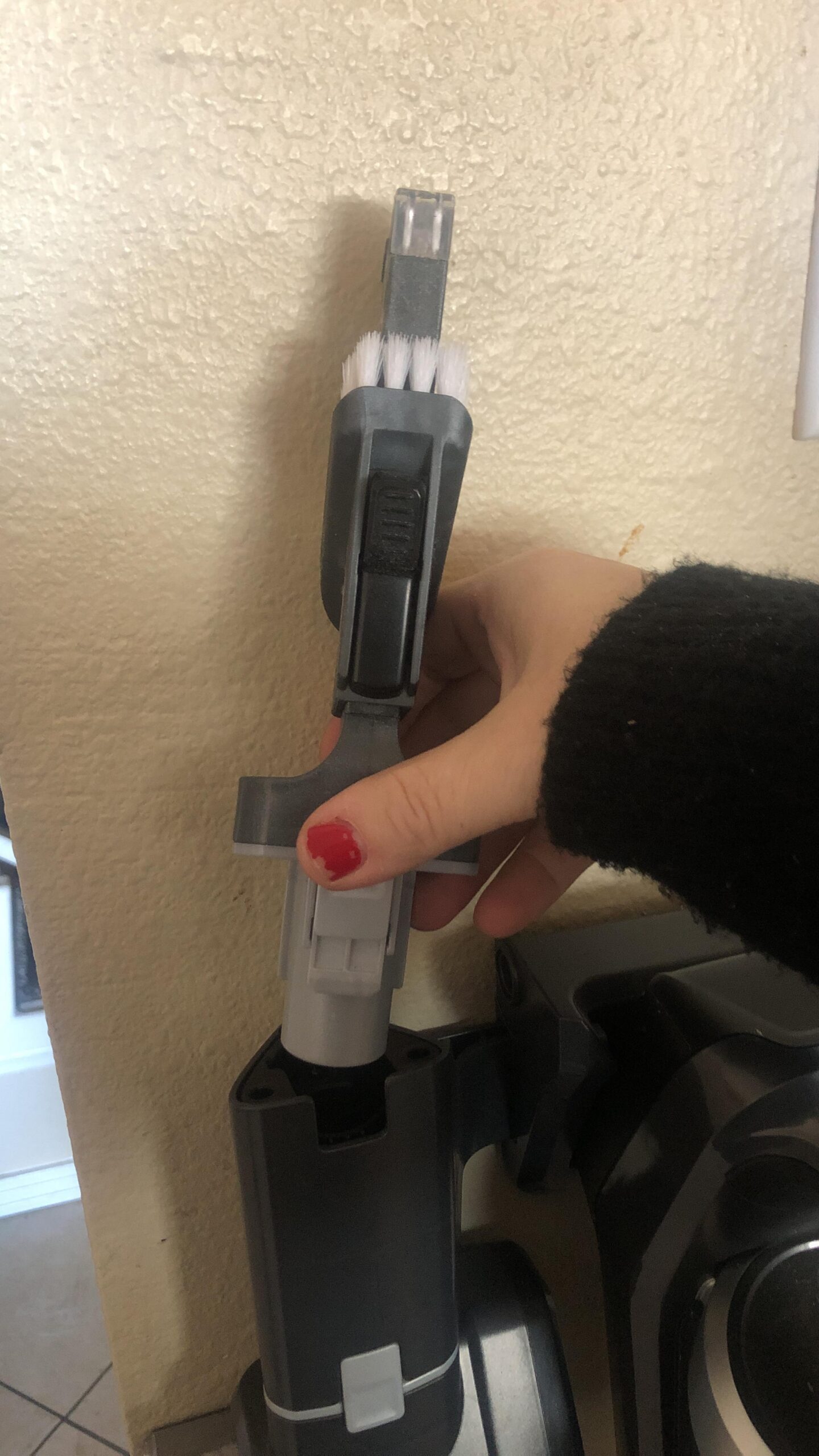BISSELL ICONPet Turbo Vacuum with Powerful Turbo Boost Suction, Tangle Free Brush Roll, & Parking Break, LED Crevice + Dusting Brush Tool, LED Motorized TurboBrush Tool, & Wall Mount. Color May Vary Customer Review BISSELL ICONPet Turbo Vacuum with Powerful Turbo Boost Suction, Tangle Free Brush Roll, & Parking Break, LED Crevice + Dusting Brush Tool, LED Motorized TurboBrush Tool, & Wall Mount. Color May Vary - Customer Photo 1