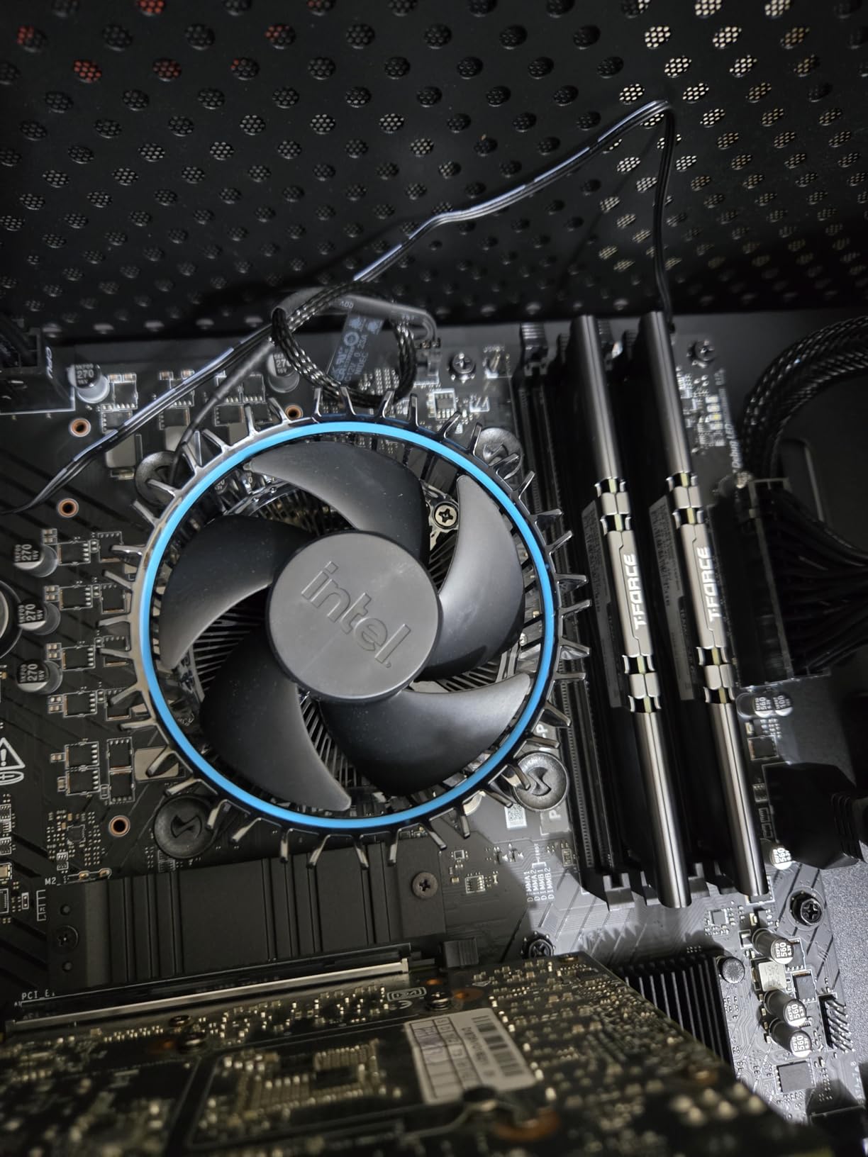 Intel Core i5-12400F Desktop Processor 6 Cores up to 4.4 GHz Customer Review Intel Core i5-12400F Desktop Processor 6 Cores up to 4.4 GHz - Customer Photo 1