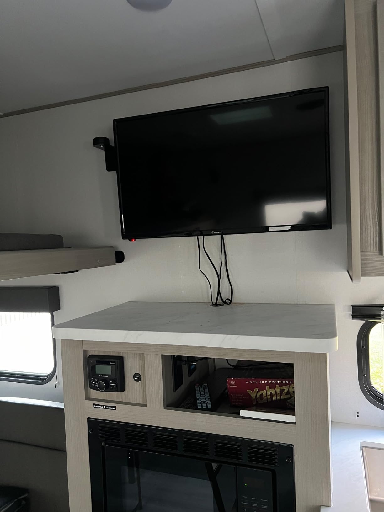 Westinghouse 32 Inch TV with DVD Player Built in, HD LED Small Flat Screen Non-Smart Television DVD Combo, RV Camper, Works with Fire Stick, Roku, Apple TV, TiVo, Xumo, and Streaming Devices - Customer Photo 1