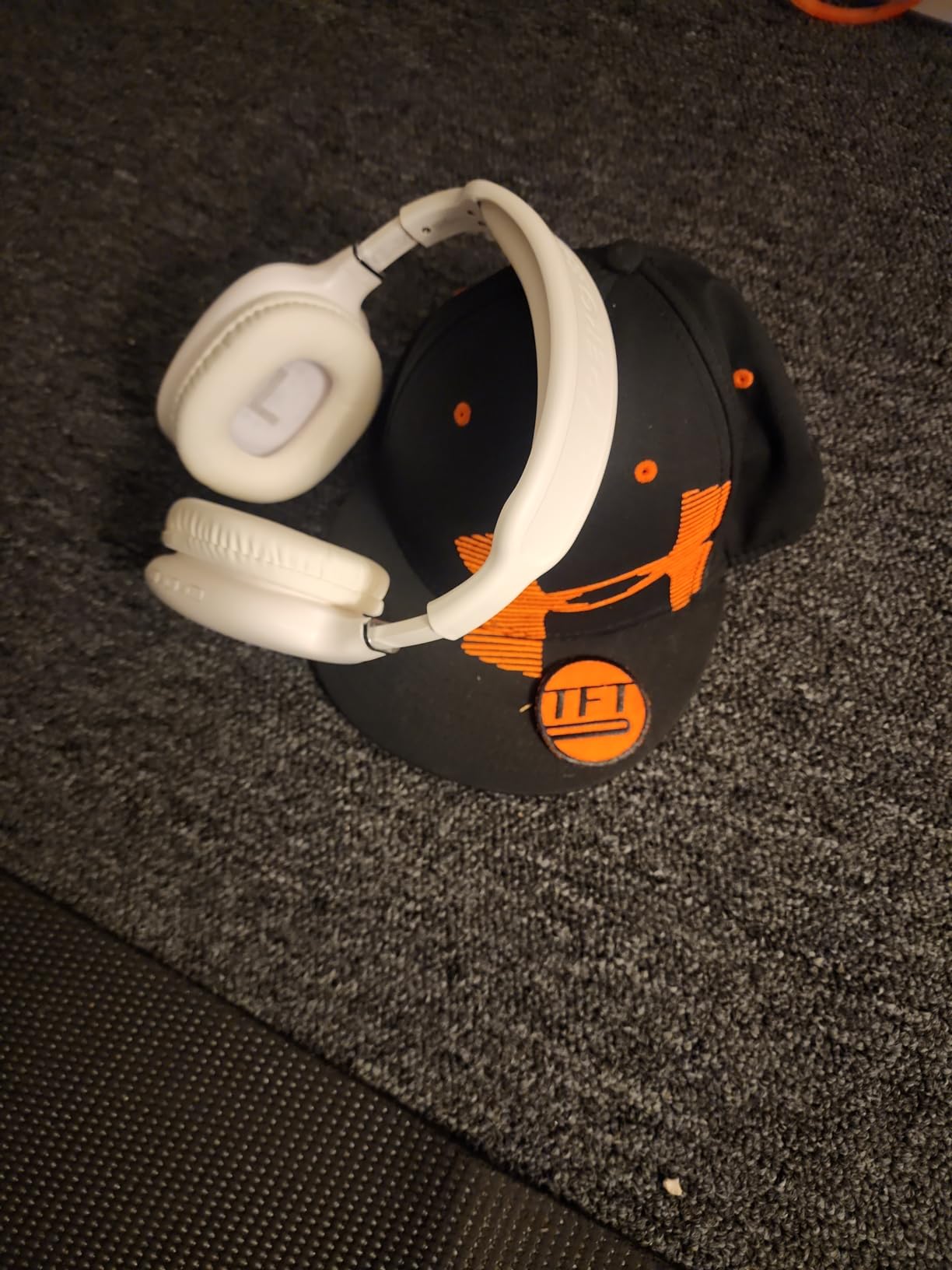HyperGear Wireless Headphones Customer Review HyperGear Wireless Headphones - Customer Photo 1
