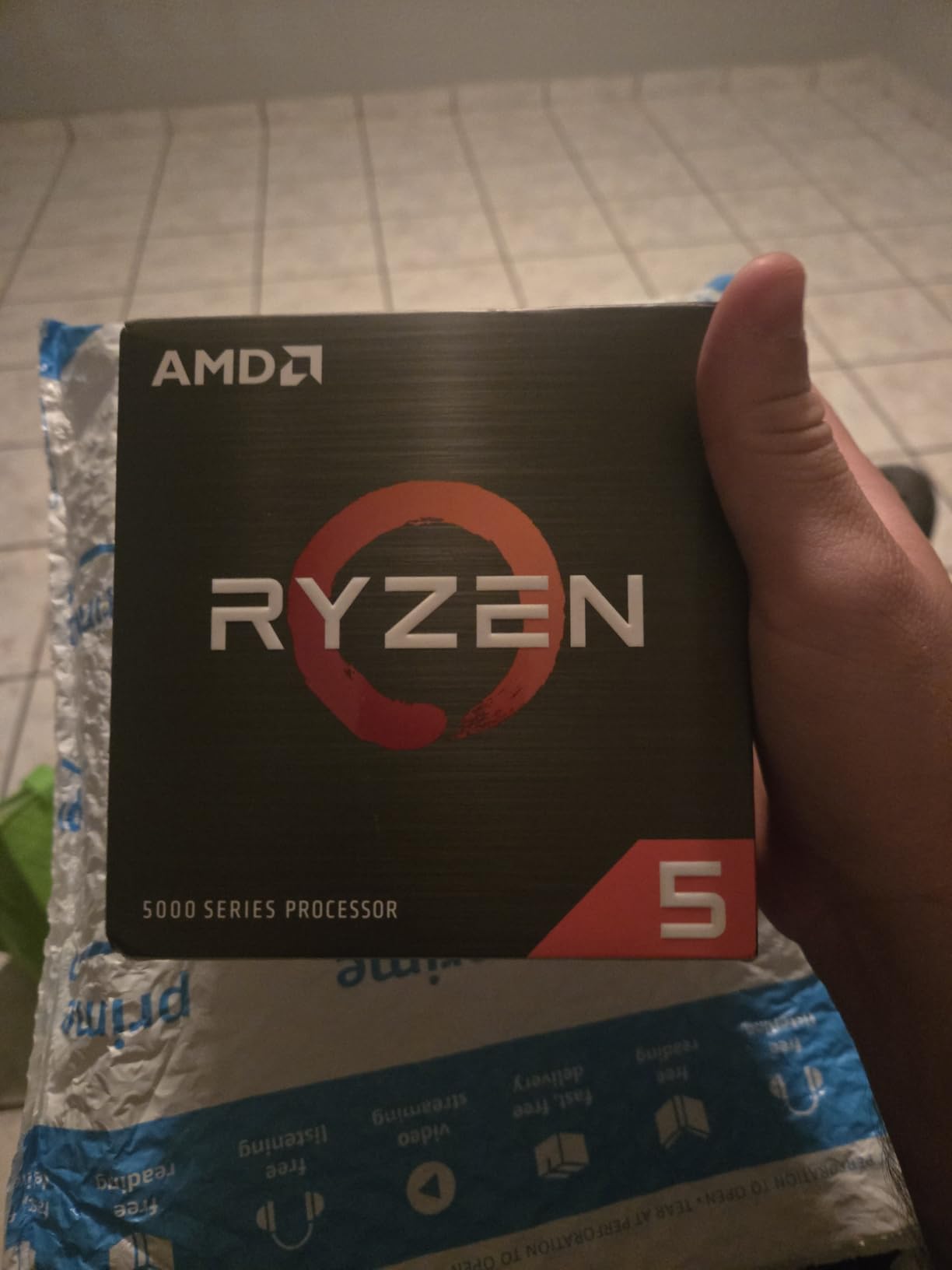 AMD Ryzen 5 5500 6-Core, 12-Thread Unlocked Desktop Processor with Wraith Stealth Cooler - Customer Photo 2